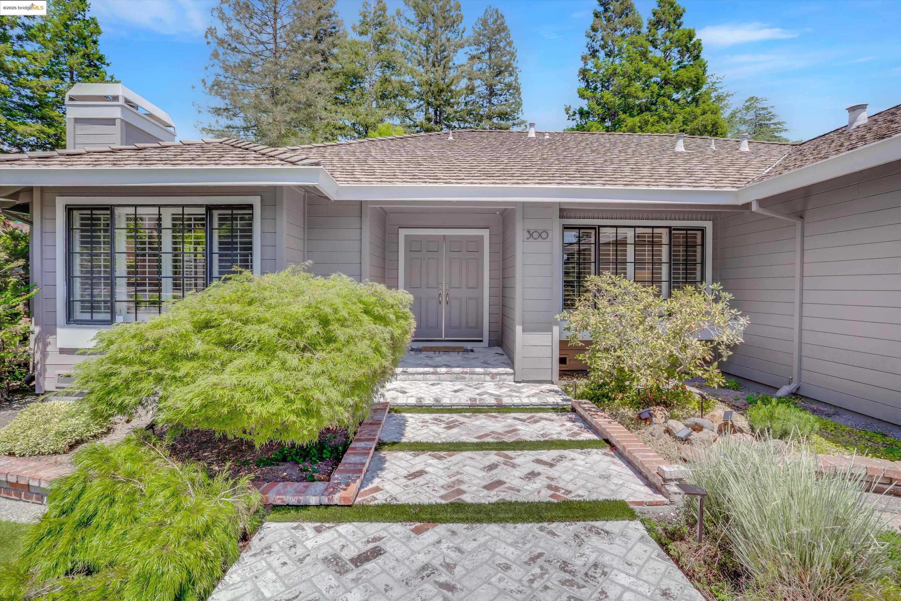 Detail Gallery Image 3 of 47 For 300 Andros Dr, San Ramon,  CA 94582 - 4 Beds | 2/1 Baths