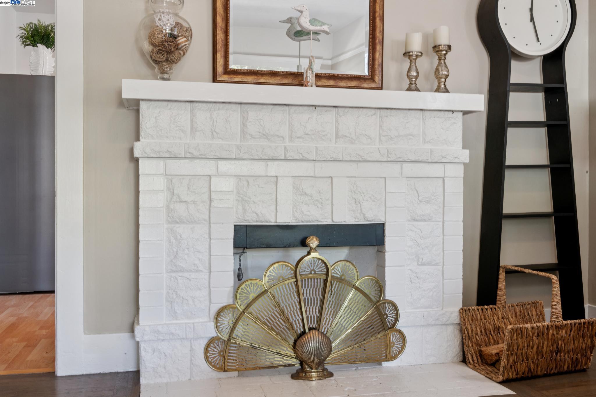 Detail Gallery Image 11 of 42 For 1539 6th St, Alameda,  CA 94501 - 2 Beds | 1 Baths
