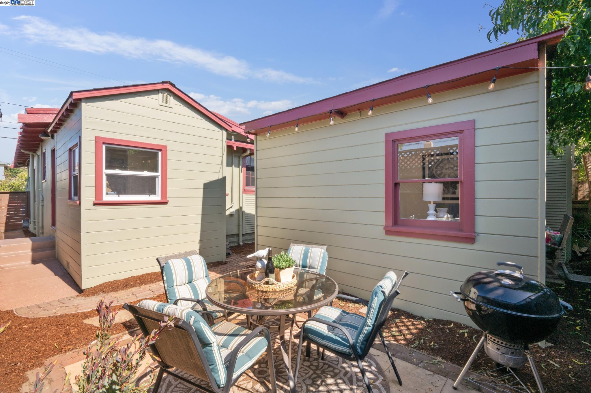 Detail Gallery Image 33 of 42 For 1539 6th St, Alameda,  CA 94501 - 2 Beds | 1 Baths