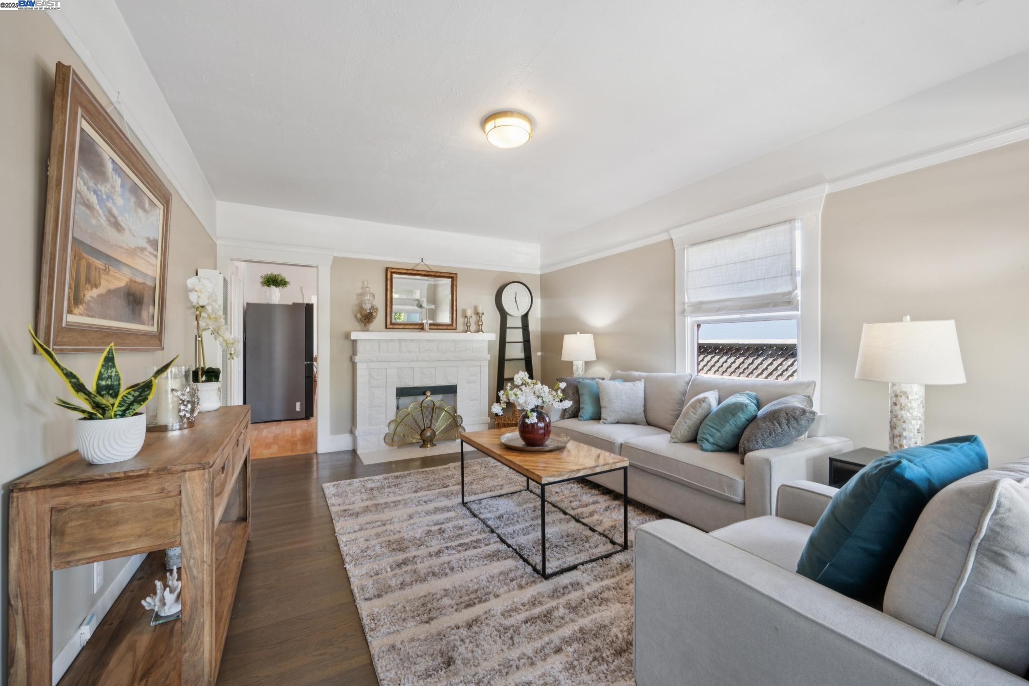 Detail Gallery Image 7 of 42 For 1539 6th St, Alameda,  CA 94501 - 2 Beds | 1 Baths