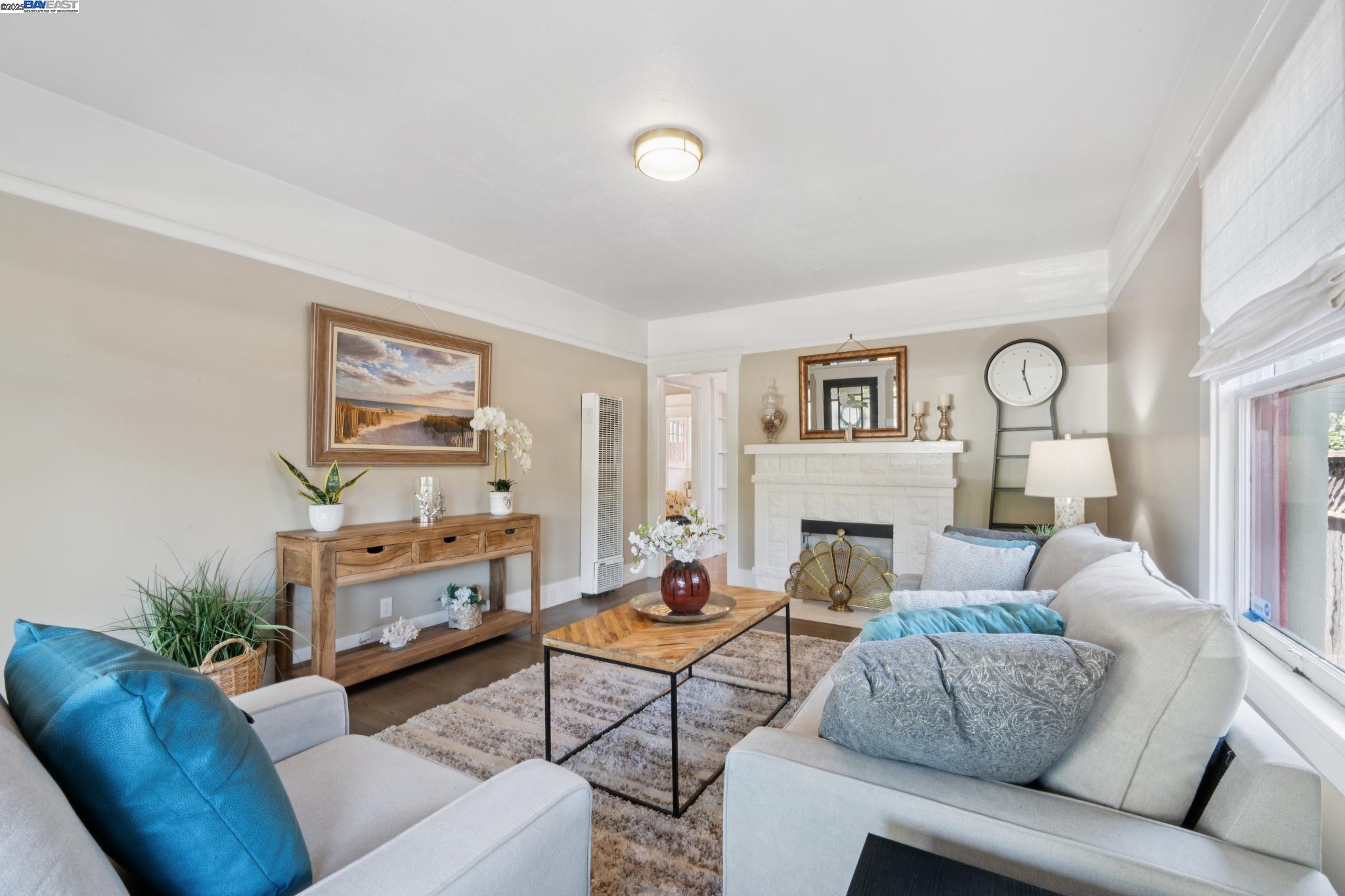 Detail Gallery Image 8 of 42 For 1539 6th St, Alameda,  CA 94501 - 2 Beds | 1 Baths