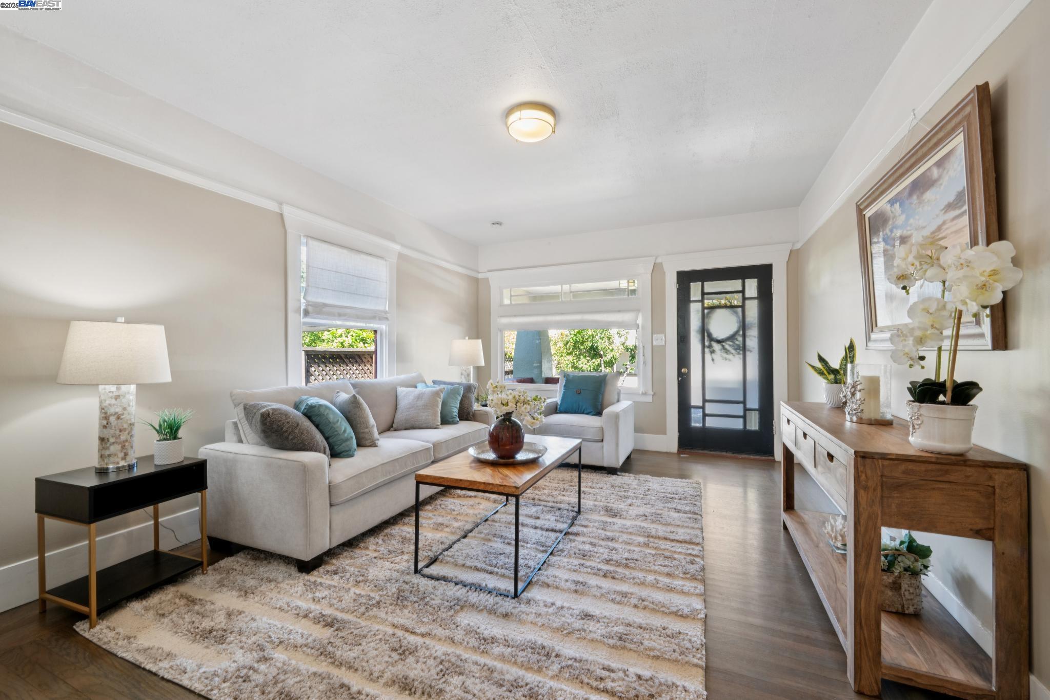 Detail Gallery Image 9 of 42 For 1539 6th St, Alameda,  CA 94501 - 2 Beds | 1 Baths