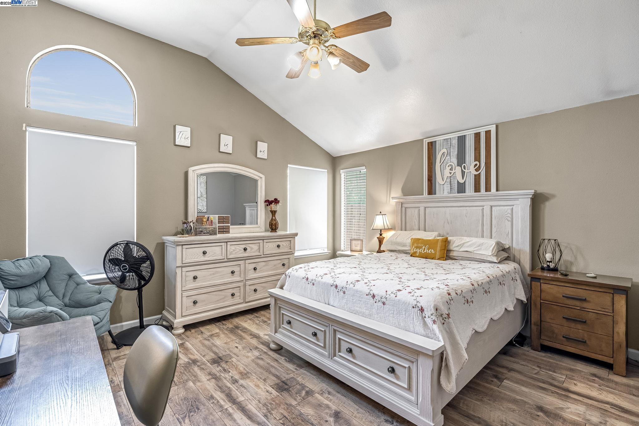 Detail Gallery Image 17 of 28 For 4328 W Cambridge Ave, Fresno,  CA 93722 - 3 Beds | 2 Baths