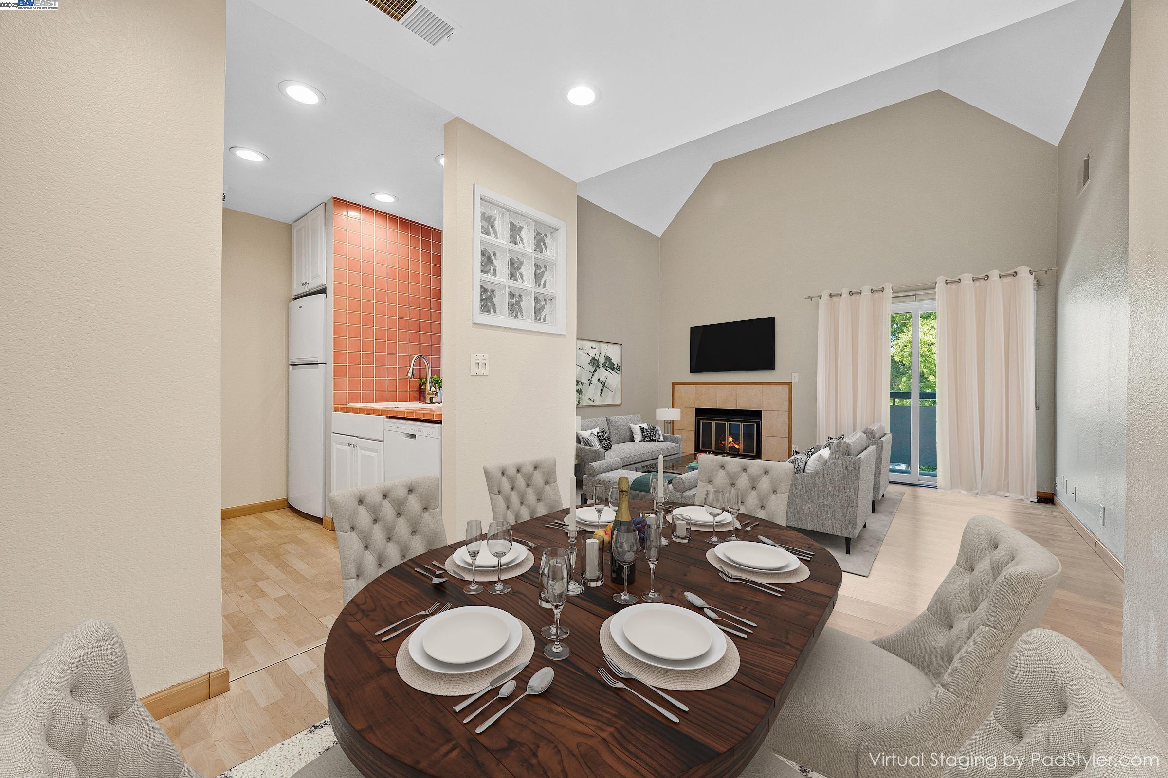 Detail Gallery Image 3 of 28 For 1308 Walden Rd #37,  Walnut Creek,  CA 94597 - 2 Beds | 2 Baths