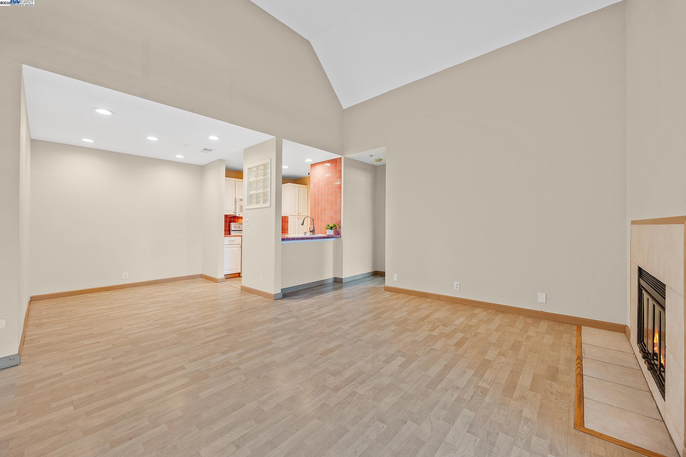 Photo #5: 41103023 Listing 