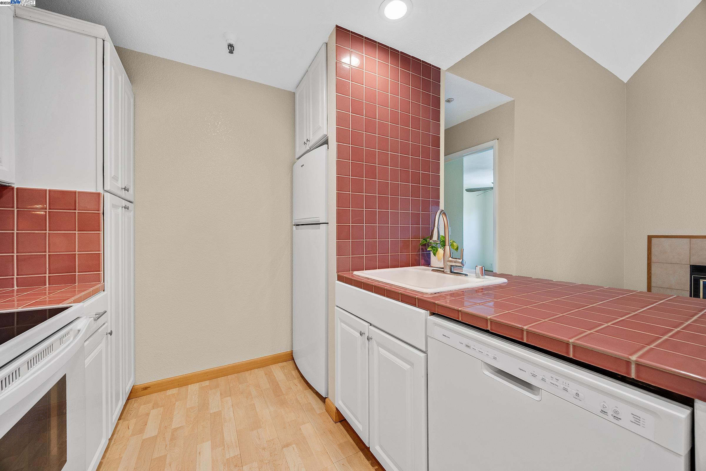 Photo #9: 41103023 Listing: Photo #9