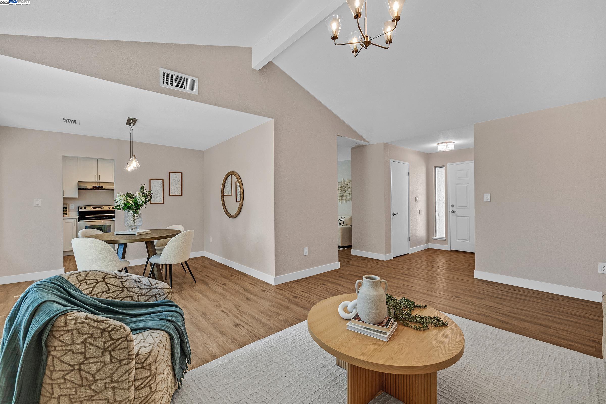 Detail Gallery Image 5 of 29 For 910 Amaretto Dr, Tracy,  CA 95376 - 3 Beds | 2 Baths