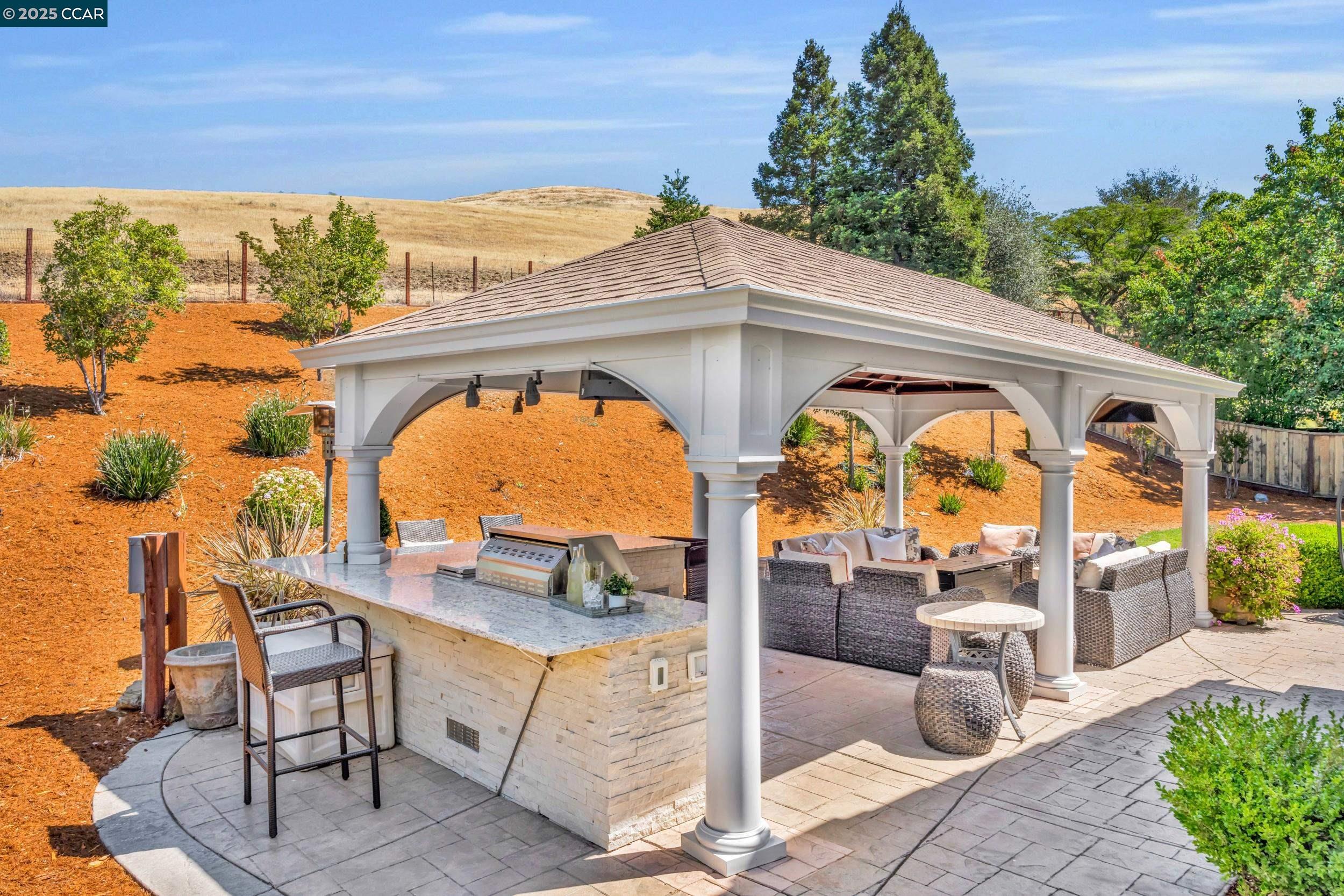 Detail Gallery Image 2 of 51 For 3832 Arbolado Dr, Walnut Creek,  CA 94598 - 5 Beds | 3 Baths