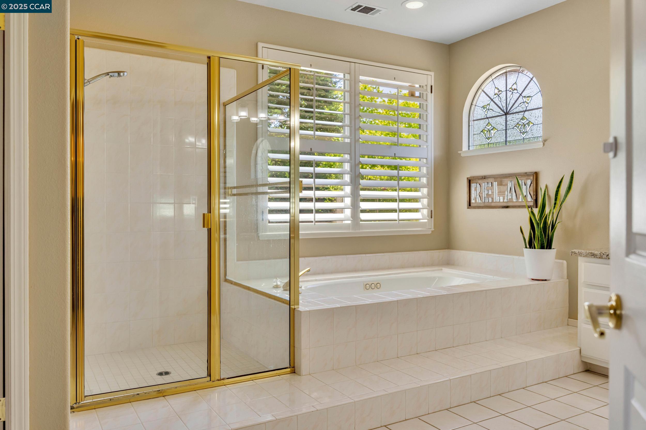 Detail Gallery Image 22 of 51 For 3832 Arbolado Dr, Walnut Creek,  CA 94598 - 5 Beds | 3 Baths
