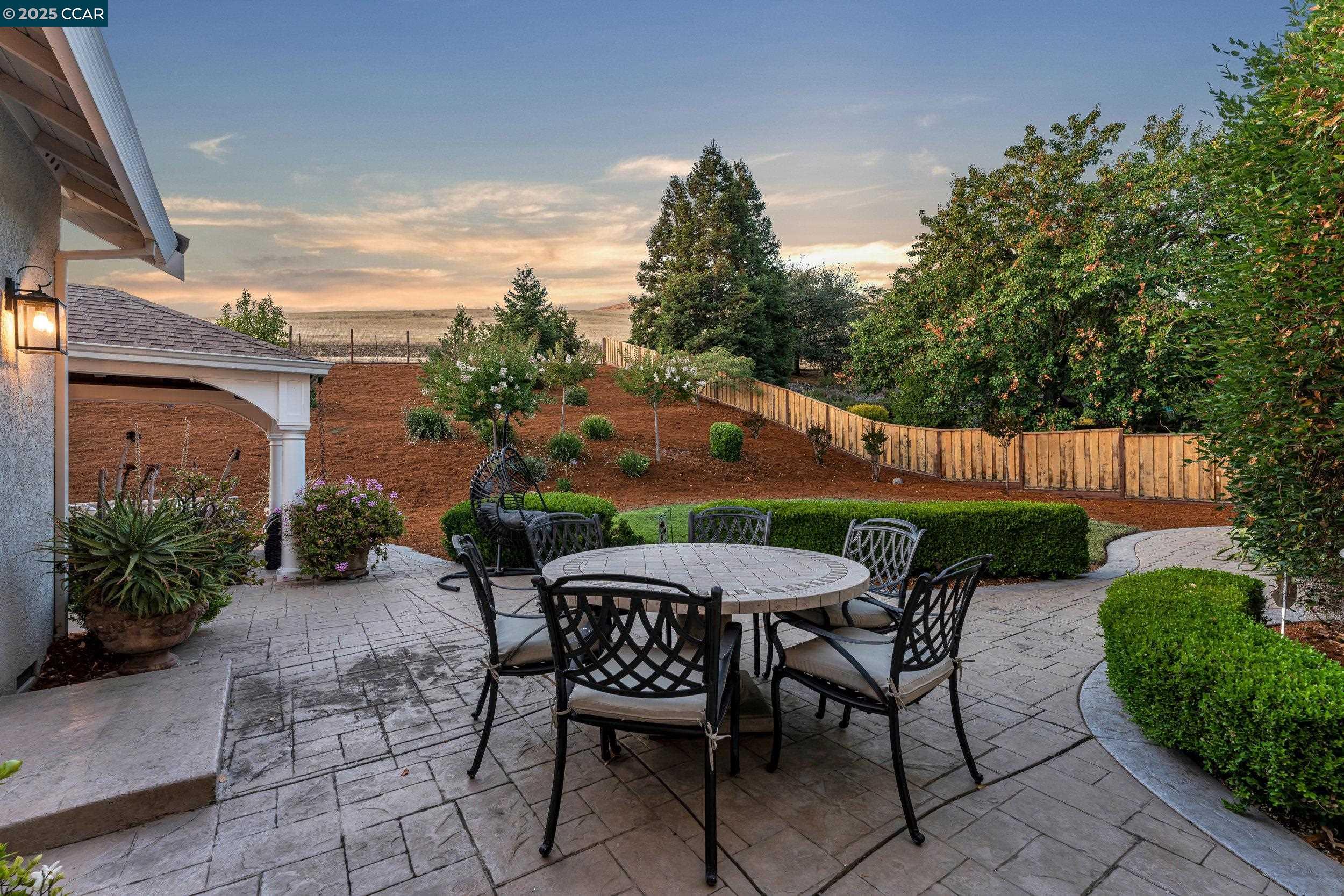 Detail Gallery Image 42 of 51 For 3832 Arbolado Dr, Walnut Creek,  CA 94598 - 5 Beds | 3 Baths