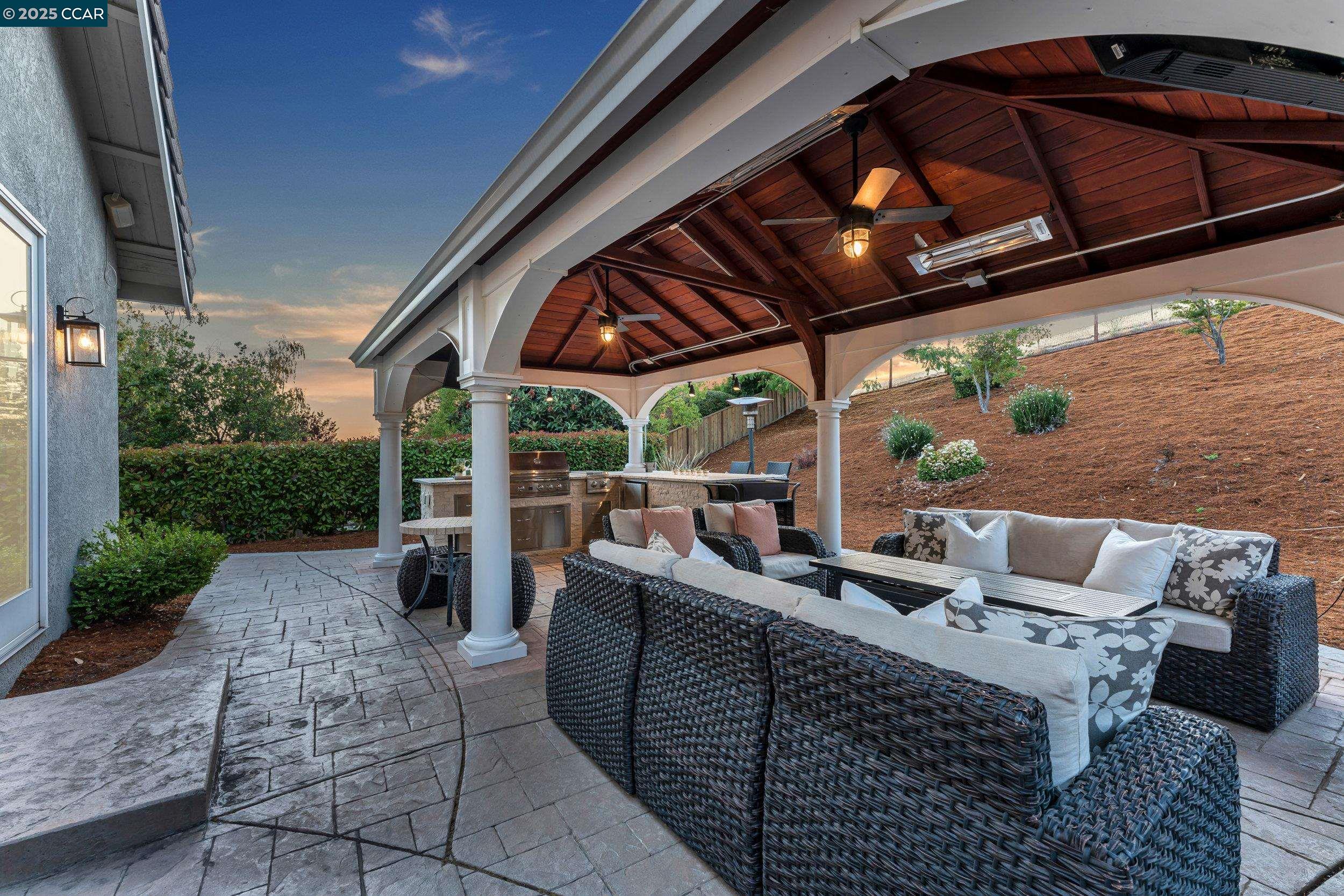 Detail Gallery Image 43 of 51 For 3832 Arbolado Dr, Walnut Creek,  CA 94598 - 5 Beds | 3 Baths