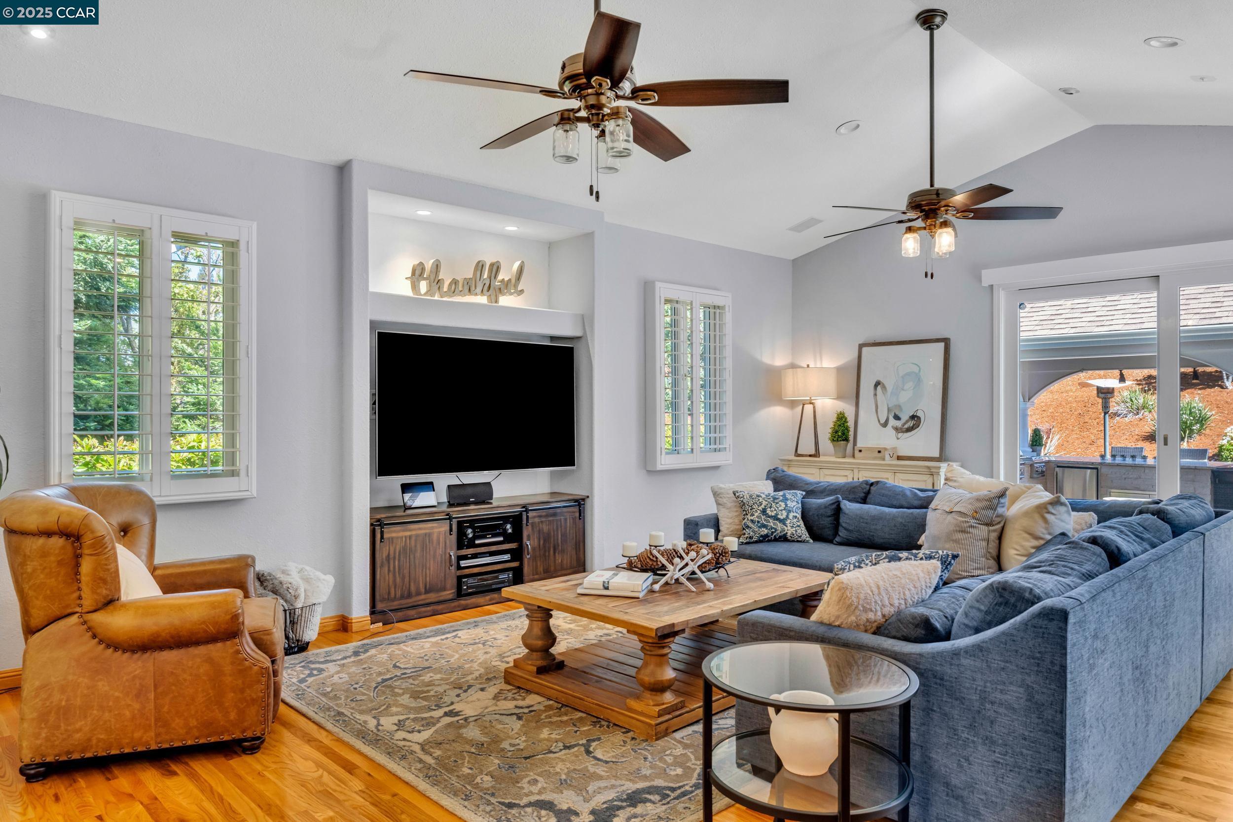Detail Gallery Image 7 of 51 For 3832 Arbolado Dr, Walnut Creek,  CA 94598 - 5 Beds | 3 Baths