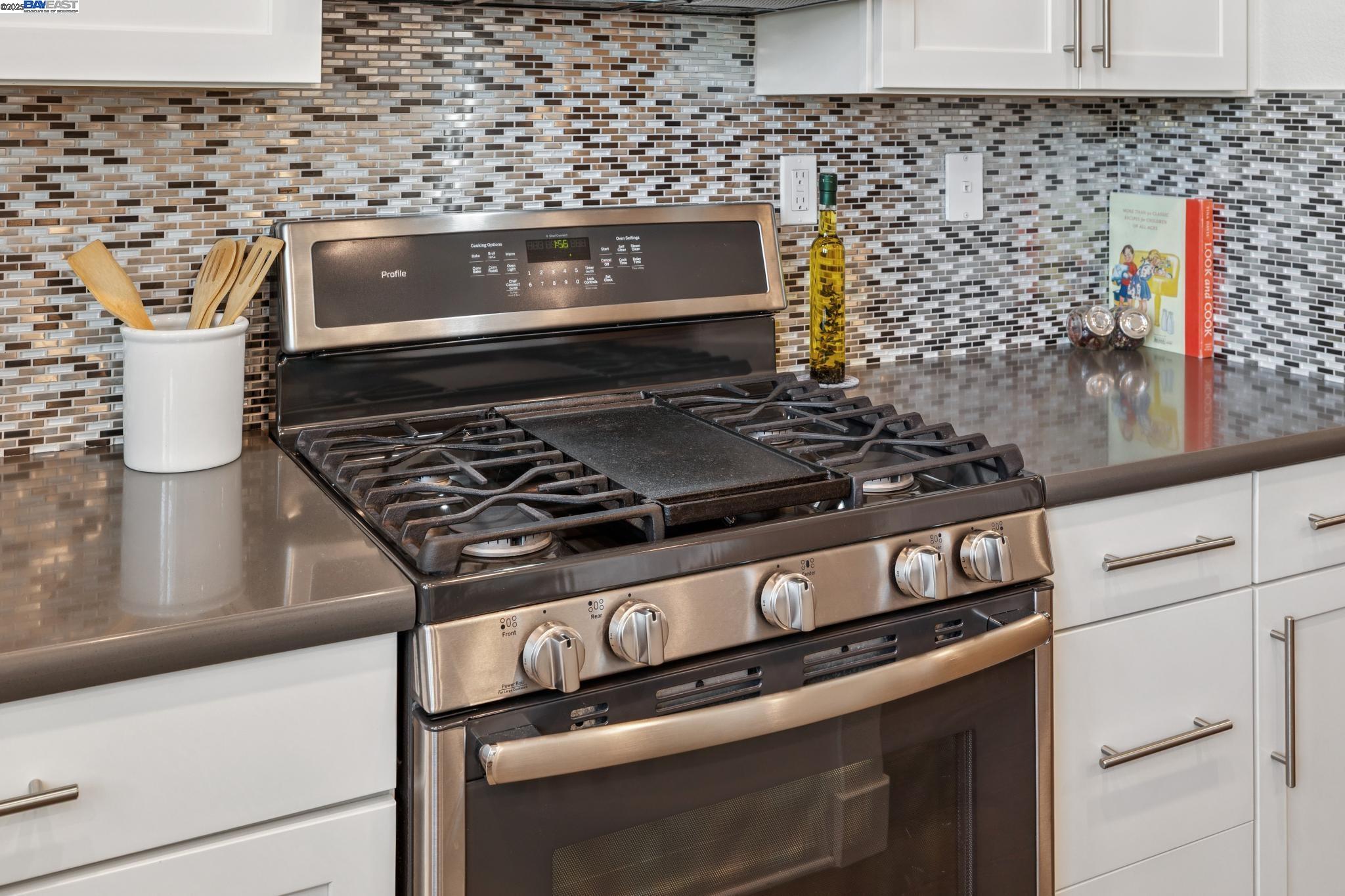 Detail Gallery Image 14 of 48 For 1815 Balsa St, Alameda,  CA 94501 - 3 Beds | 3/1 Baths