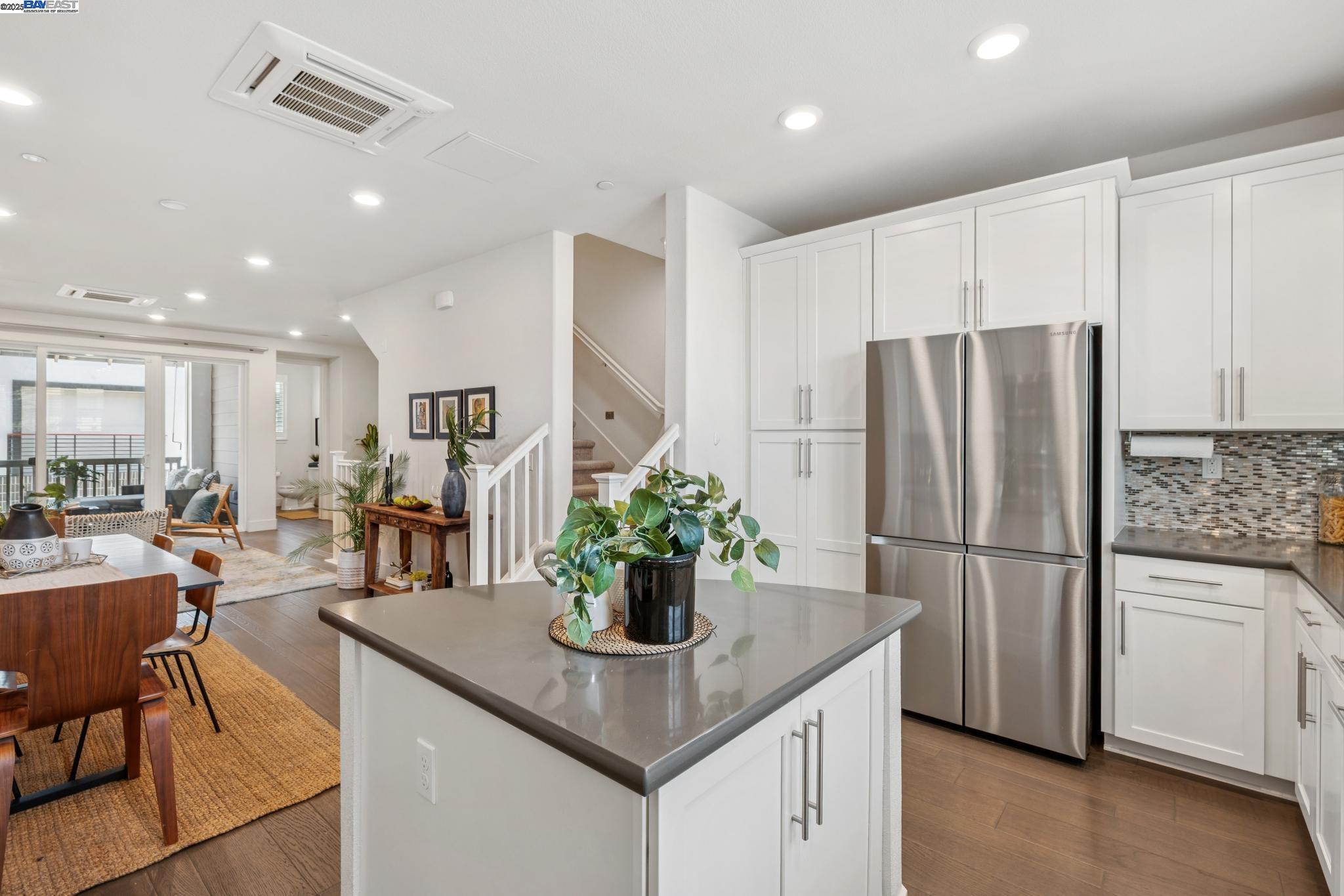 Detail Gallery Image 15 of 48 For 1815 Balsa St, Alameda,  CA 94501 - 3 Beds | 3/1 Baths