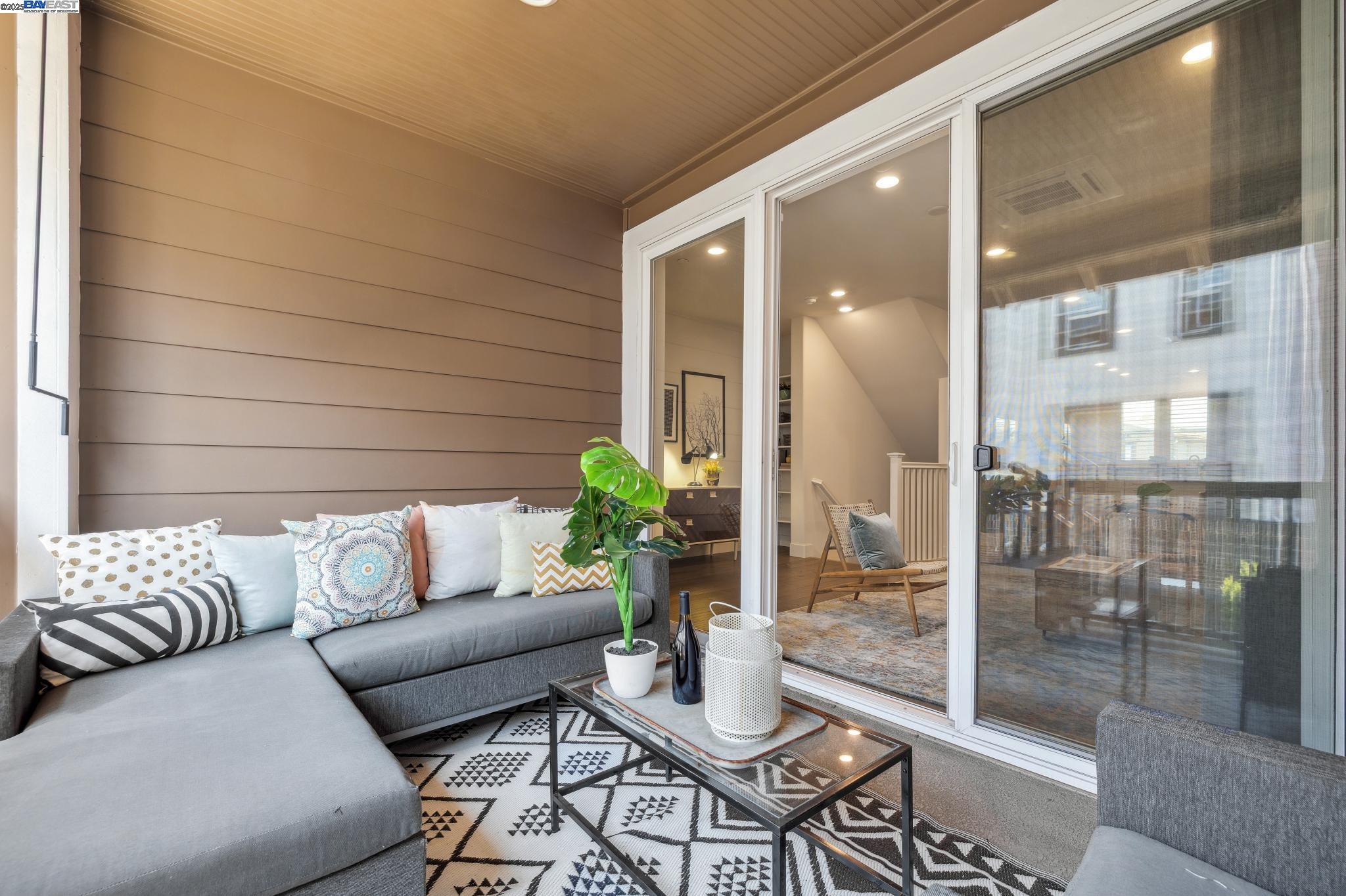 Detail Gallery Image 20 of 48 For 1815 Balsa St, Alameda,  CA 94501 - 3 Beds | 3/1 Baths
