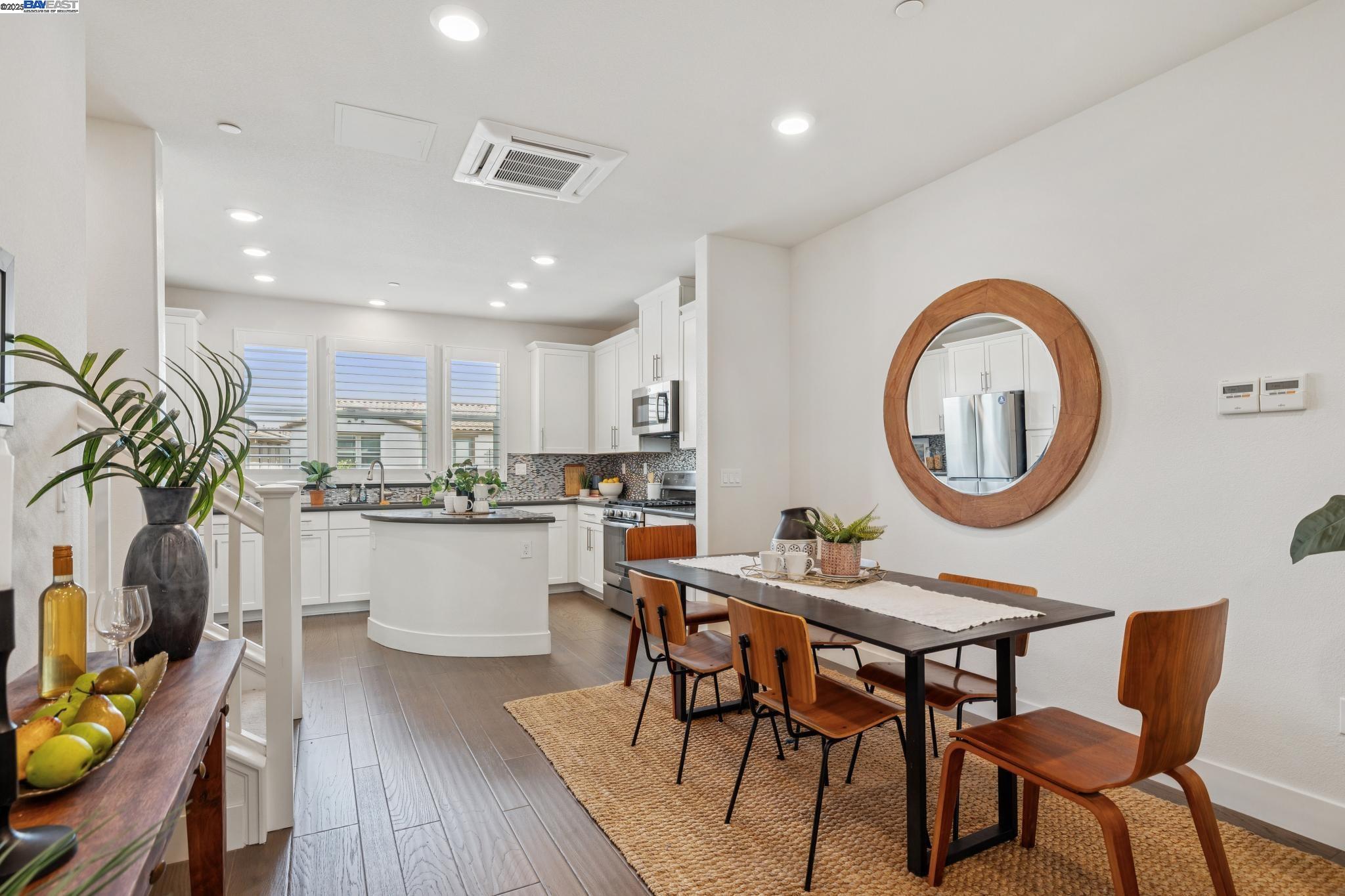 Detail Gallery Image 7 of 48 For 1815 Balsa St, Alameda,  CA 94501 - 3 Beds | 3/1 Baths