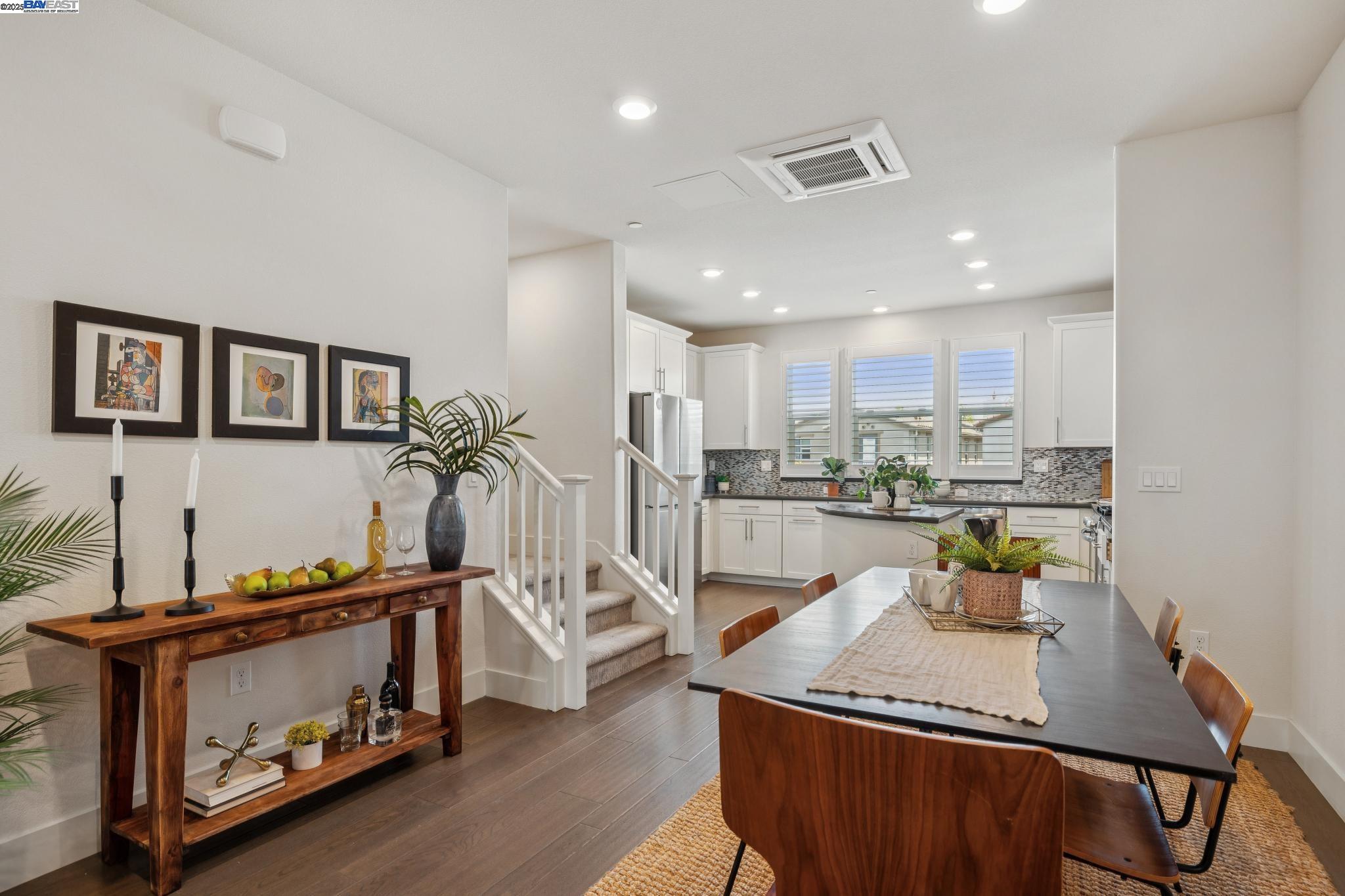 Detail Gallery Image 8 of 48 For 1815 Balsa St, Alameda,  CA 94501 - 3 Beds | 3/1 Baths