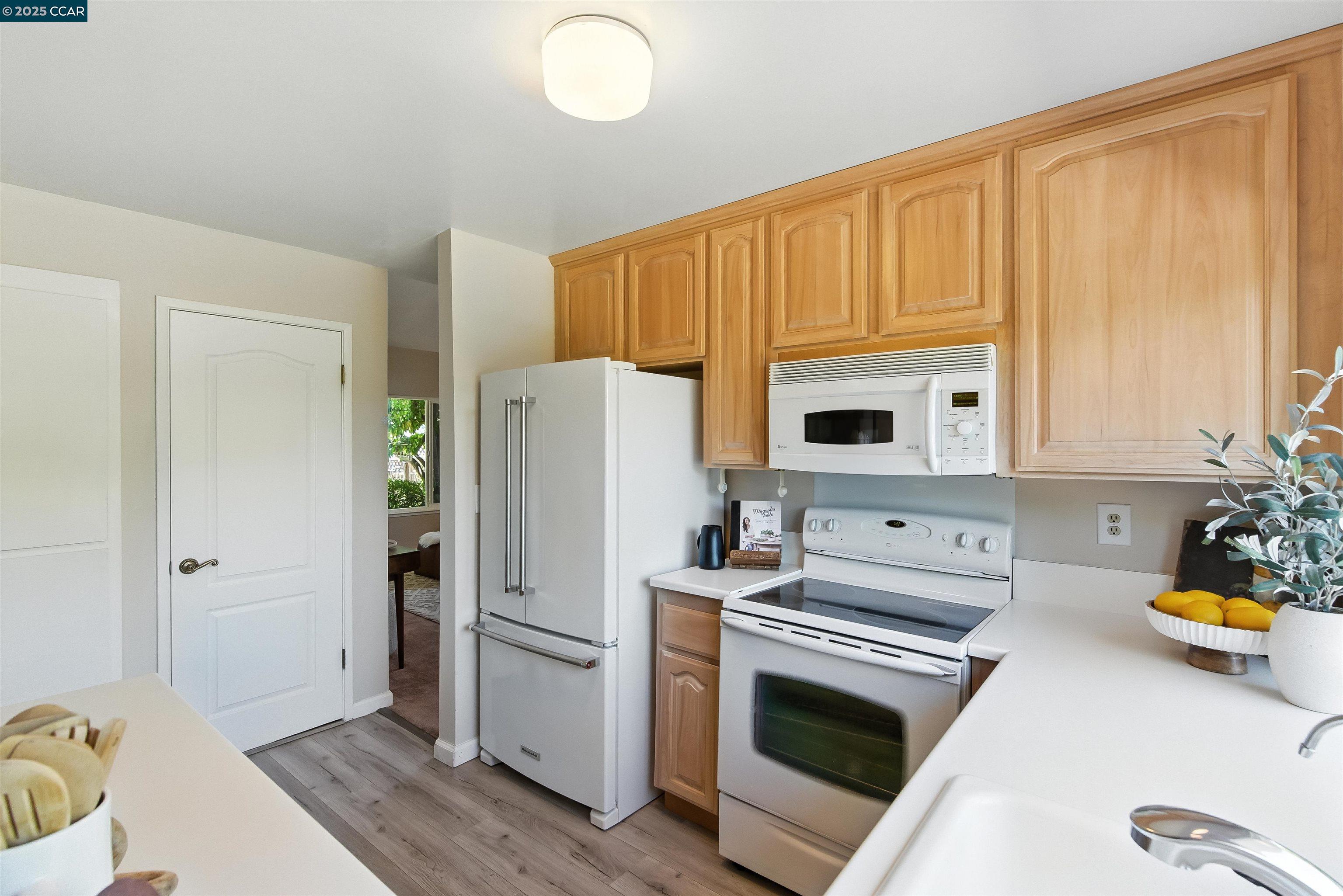 Detail Gallery Image 9 of 36 For 6521 Westfield Ct, Martinez,  CA 94553 - 4 Beds | 3 Baths