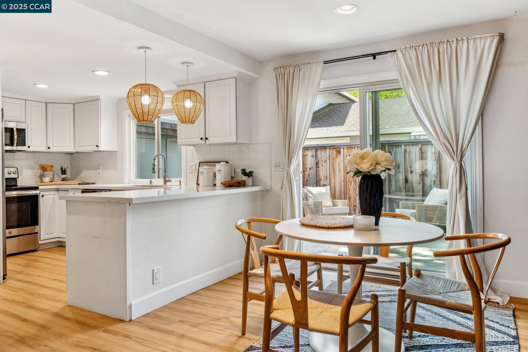 Photo #6: 41103029 Listing 