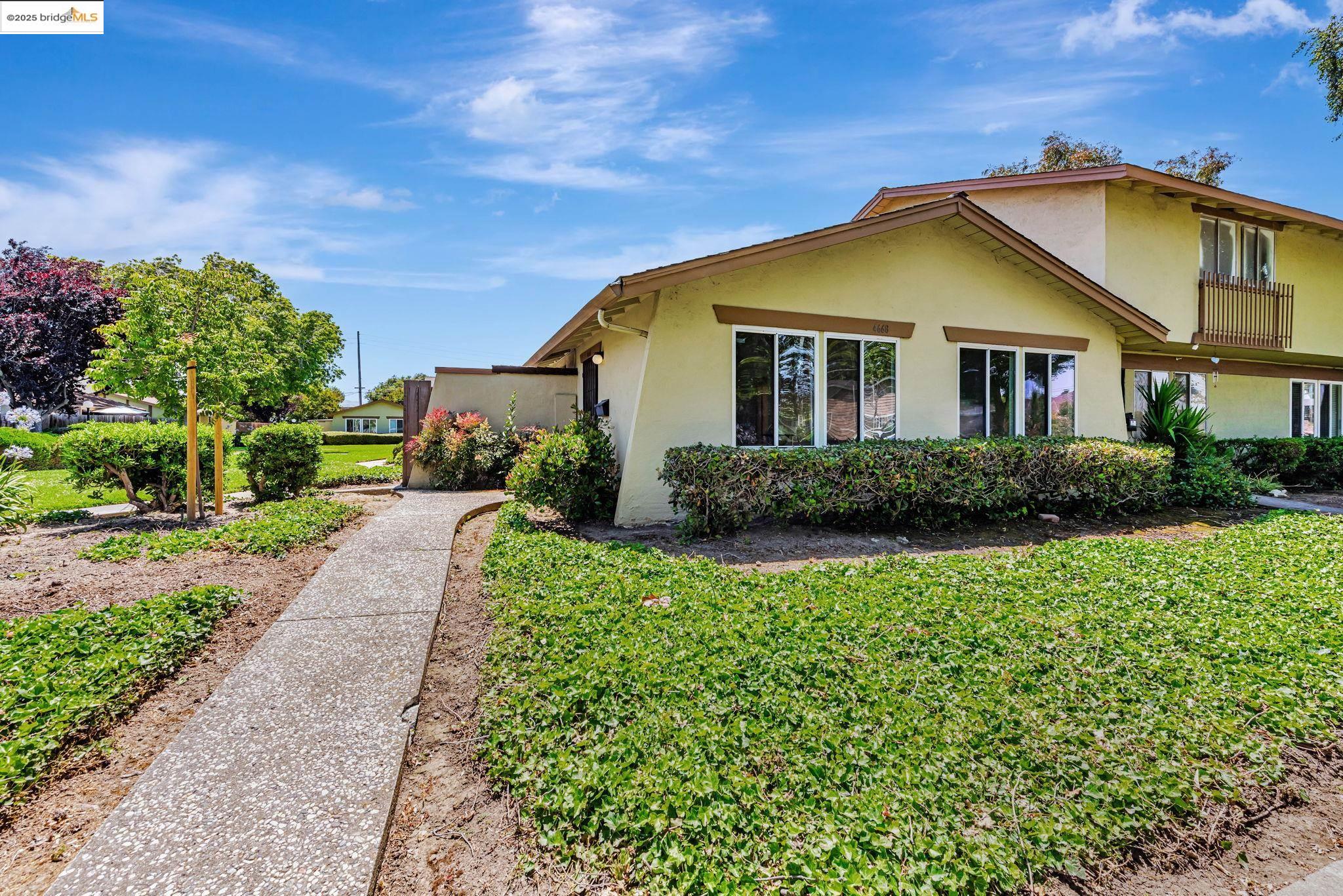 More Details about MLS # 41103030 : 4668 BALBOA WAY