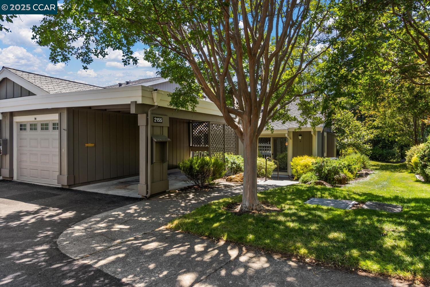 Detail Gallery Image 1 of 1 For 2155 Cactus Ct #6,  Walnut Creek,  CA 94595 - 2 Beds | 2 Baths