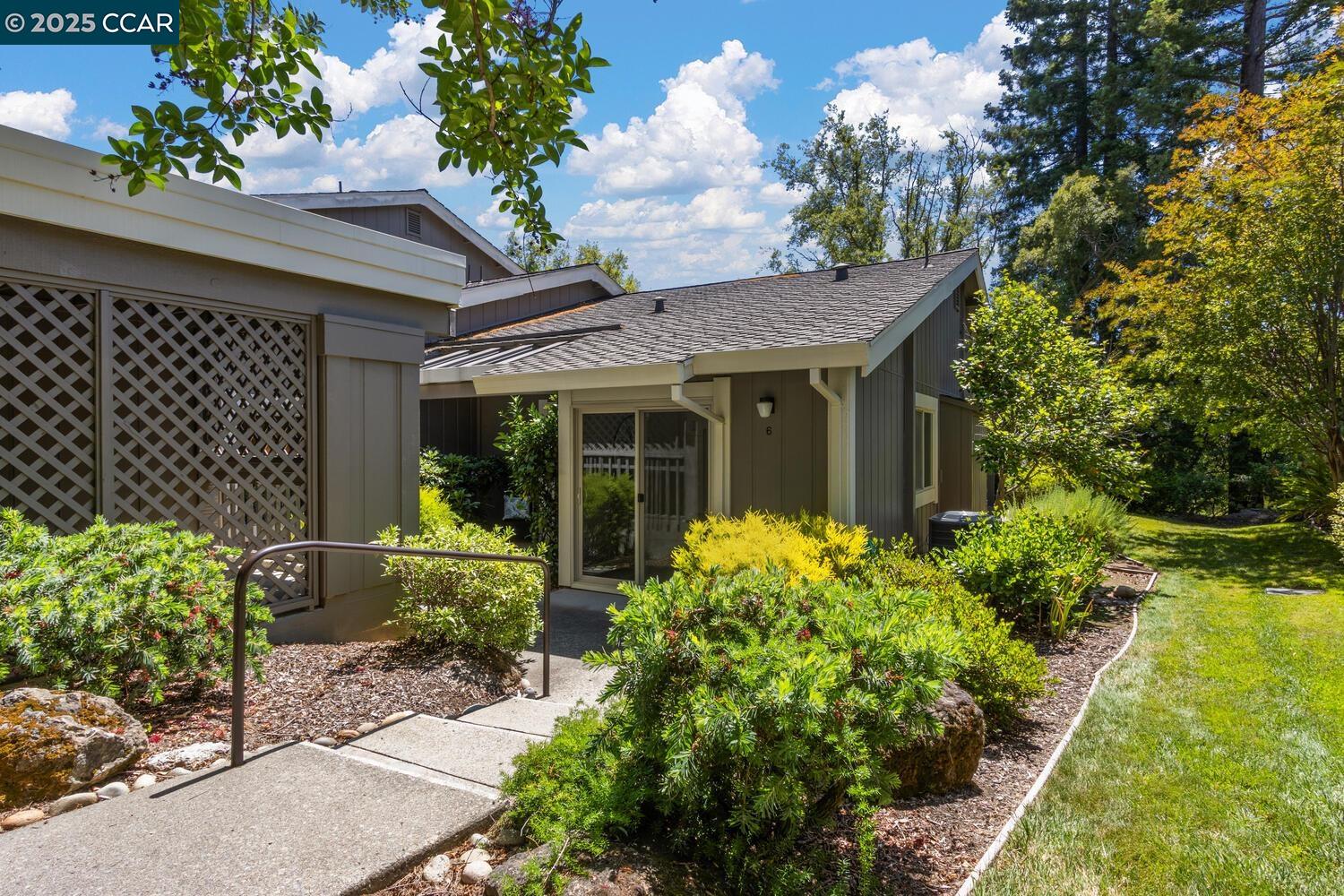 Photo #2: 41103036 Listing 