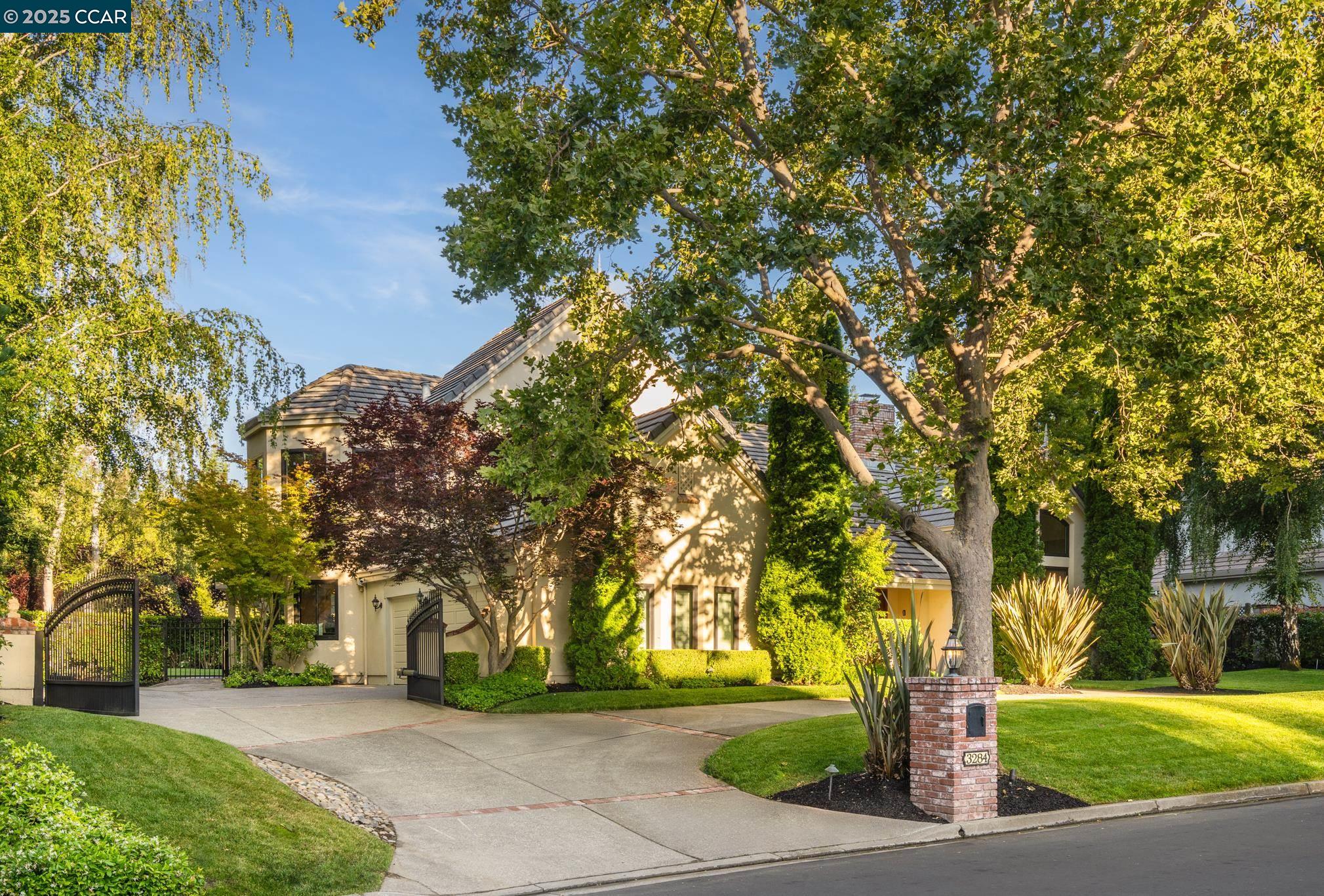 Detail Gallery Image 2 of 43 For 3284 Blackhawk Meadow Dr, Danville,  CA 94506 - 5 Beds | 3/1 Baths