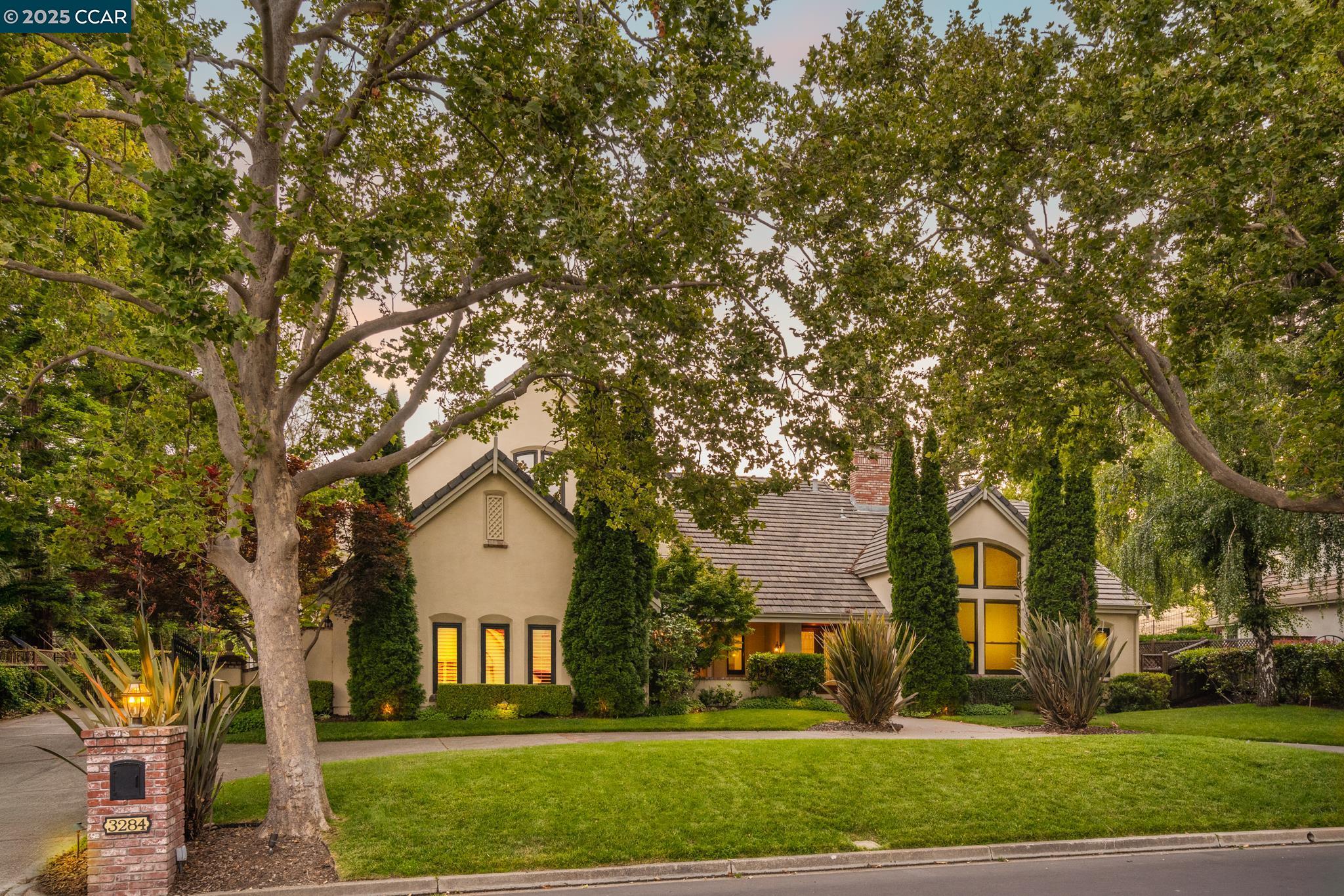 Detail Gallery Image 3 of 43 For 3284 Blackhawk Meadow Dr, Danville,  CA 94506 - 5 Beds | 3/1 Baths