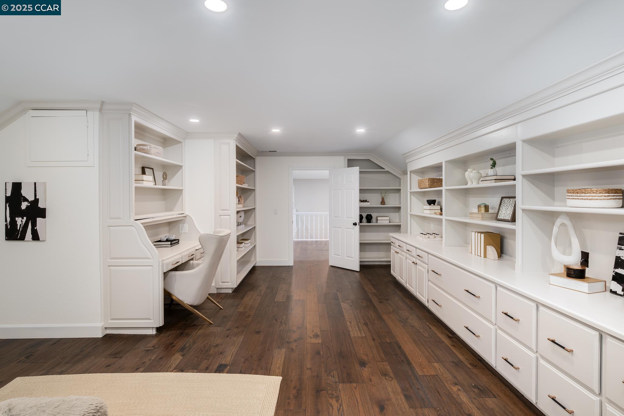 Detail Gallery Image 24 of 43 For 3284 Blackhawk Meadow Dr, Danville,  CA 94506 - 5 Beds | 3/1 Baths
