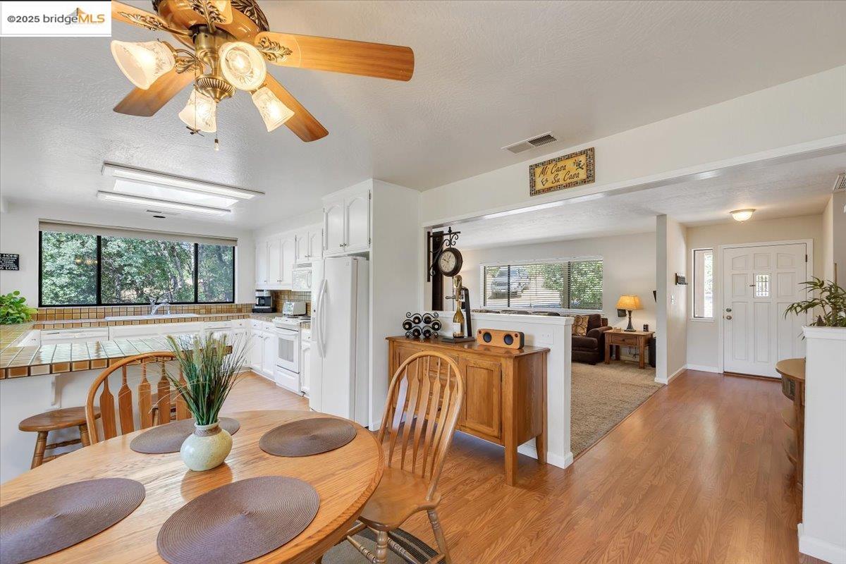 Detail Gallery Image 16 of 47 For 20090 Soulsbyville Rd., Soulsbyville,  CA 95372 - 3 Beds | 3 Baths