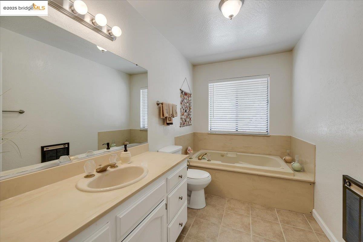 Detail Gallery Image 19 of 47 For 20090 Soulsbyville Rd., Soulsbyville,  CA 95372 - 3 Beds | 3 Baths