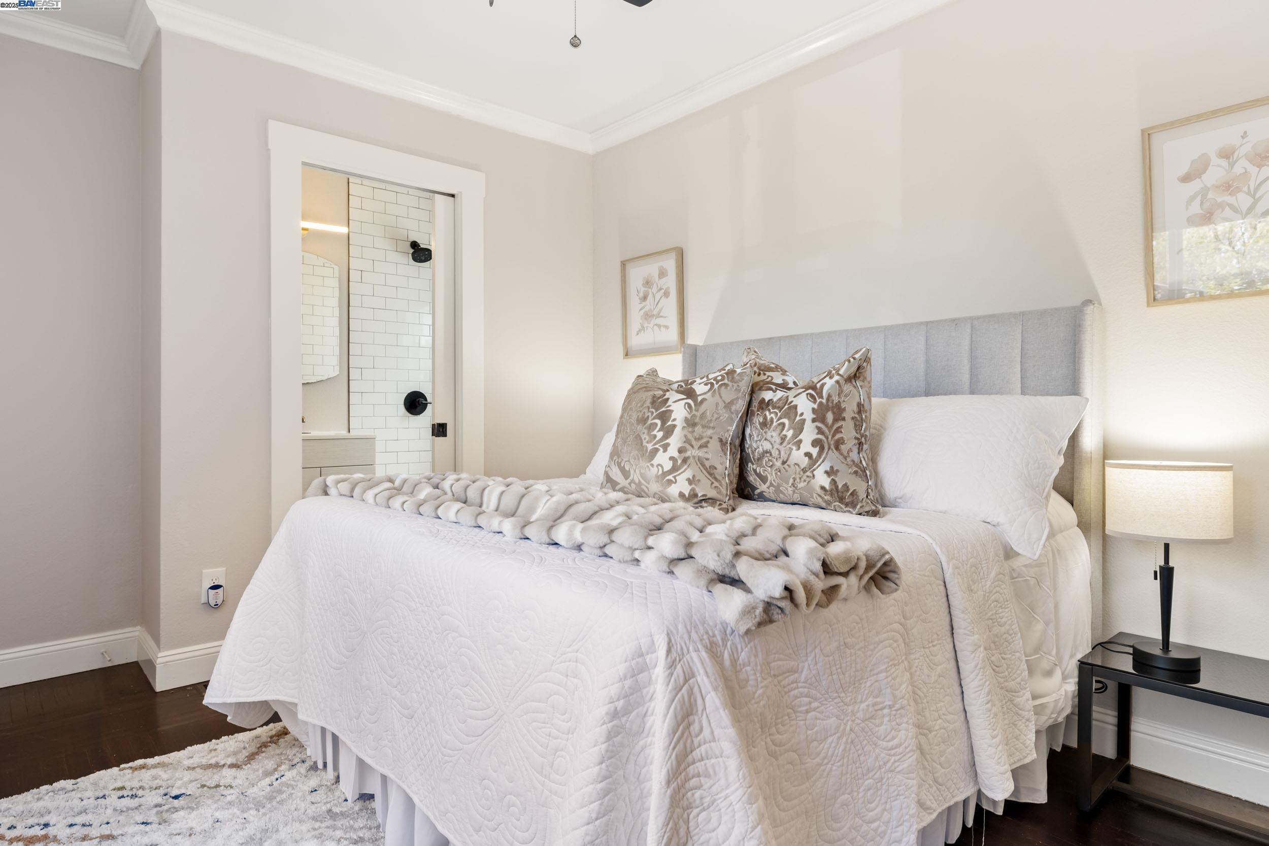 Detail Gallery Image 12 of 28 For 2133 E 30th St, Oakland,  CA 94606 - 3 Beds | 2 Baths
