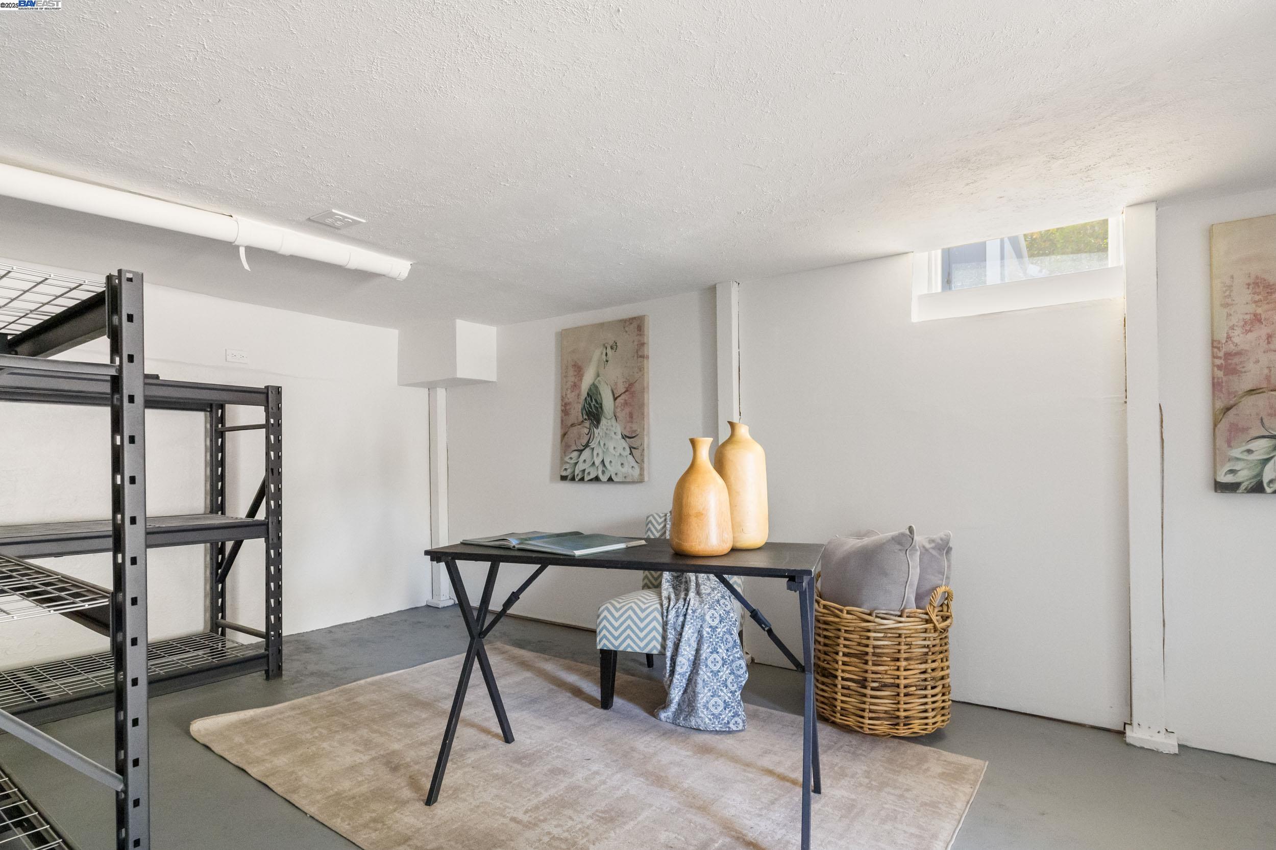 Detail Gallery Image 24 of 28 For 2133 E 30th St, Oakland,  CA 94606 - 3 Beds | 2 Baths