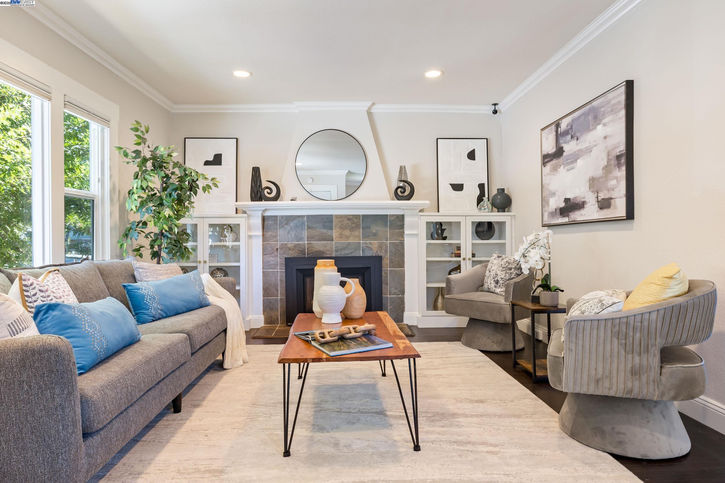 Detail Gallery Image 5 of 28 For 2133 E 30th St, Oakland,  CA 94606 - 3 Beds | 2 Baths