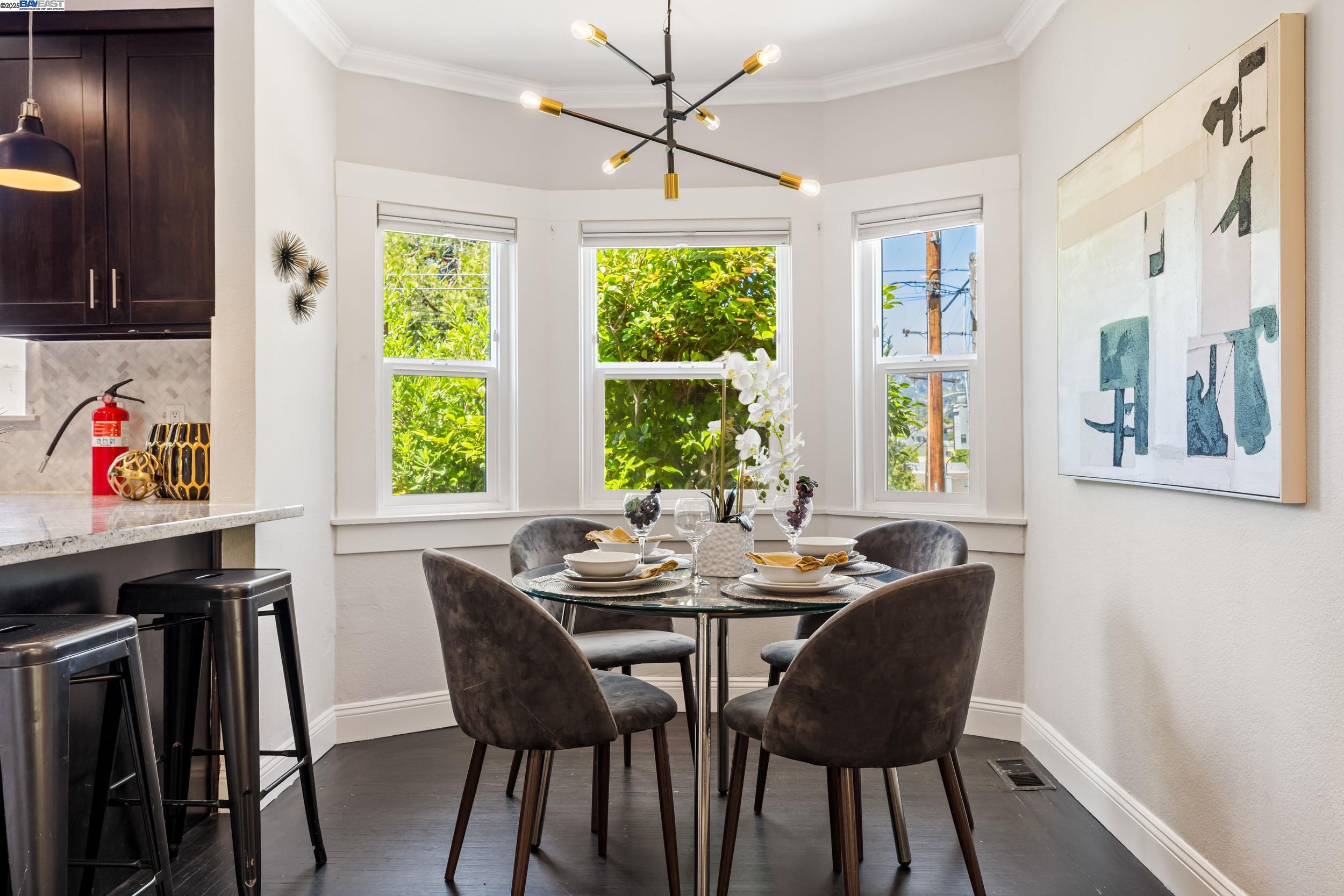 Detail Gallery Image 10 of 28 For 2133 E 30th St, Oakland,  CA 94606 - 3 Beds | 2 Baths