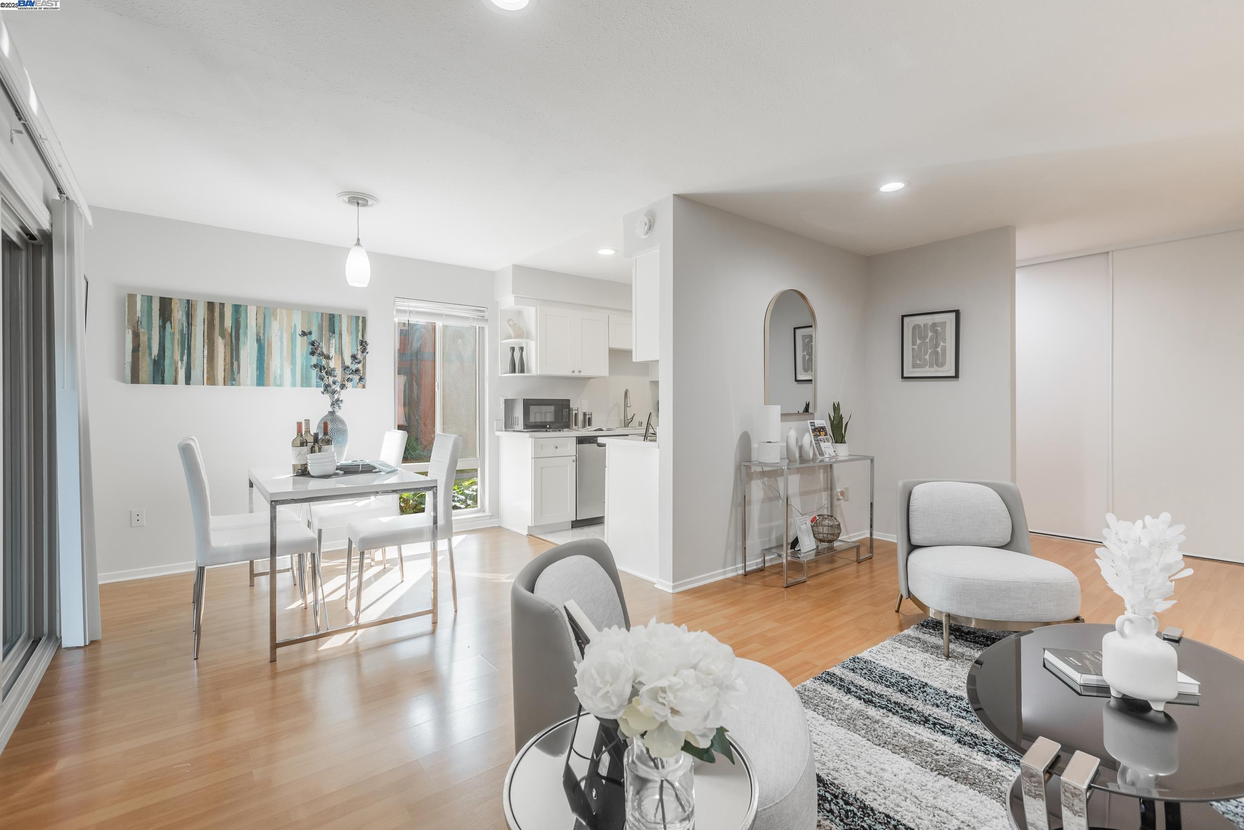 Photo #2: 41103044 Listing 