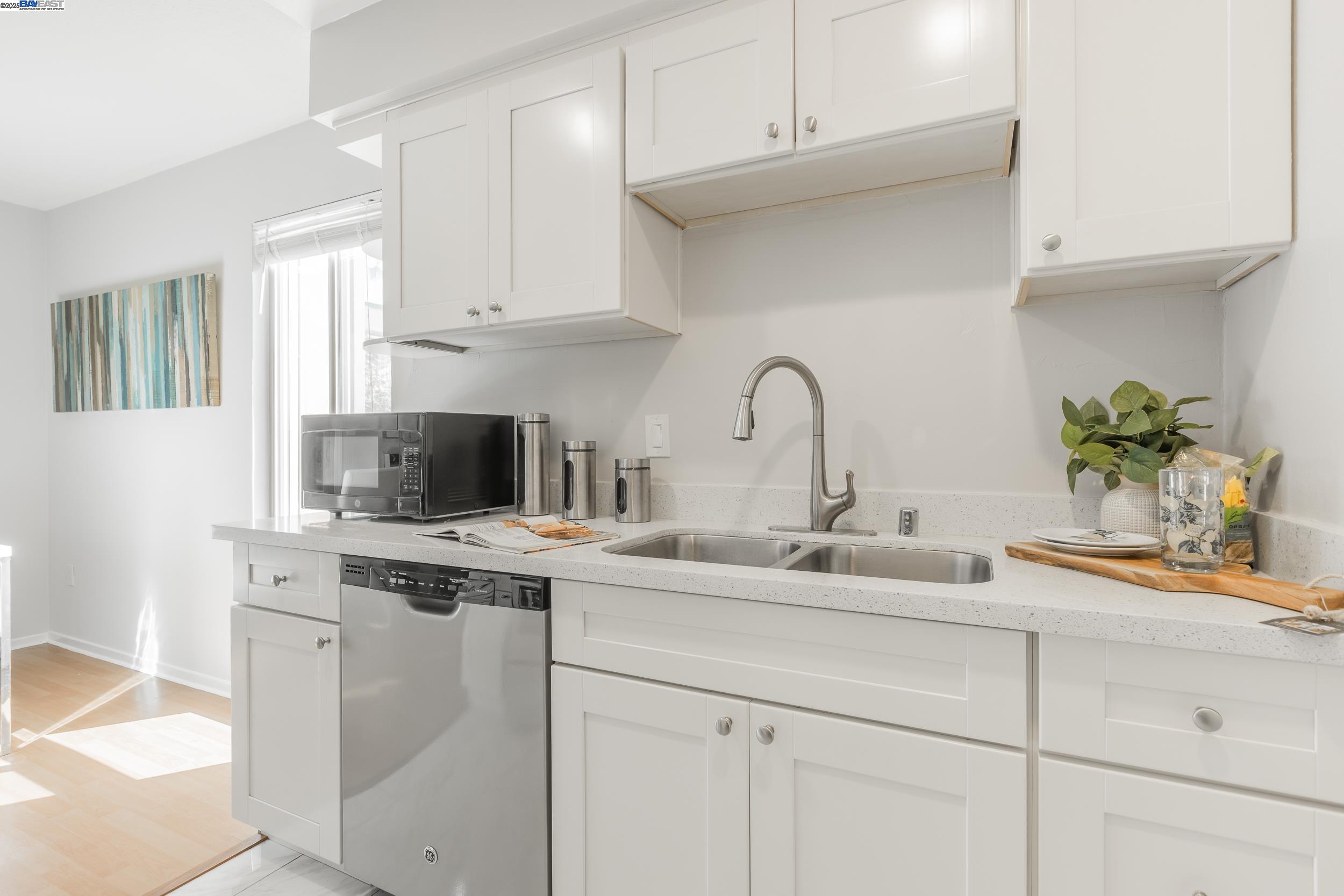 Photo #6: 41103044 Listing 