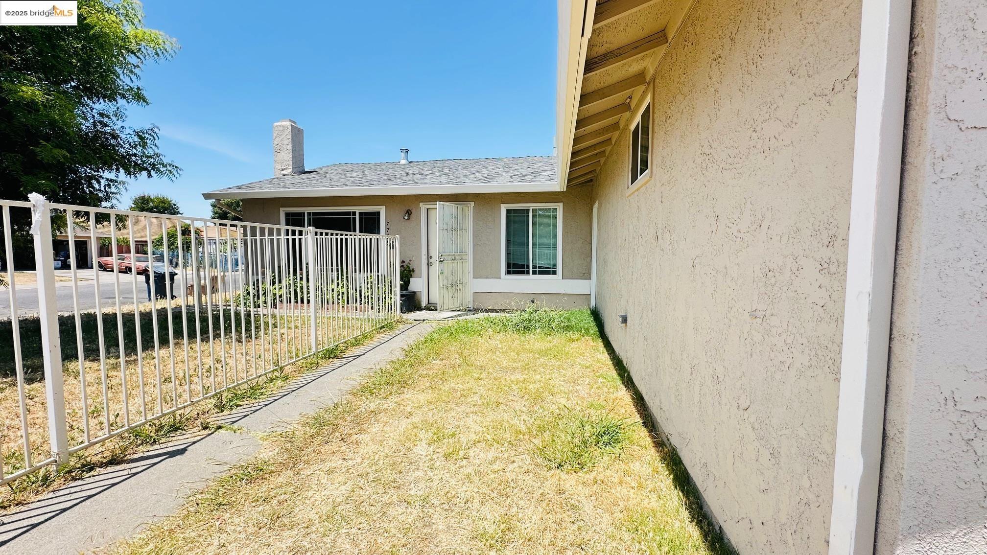 Detail Gallery Image 4 of 17 For 7762 Lytle Street, Sacramento,  CA 95832 - 3 Beds | 2 Baths