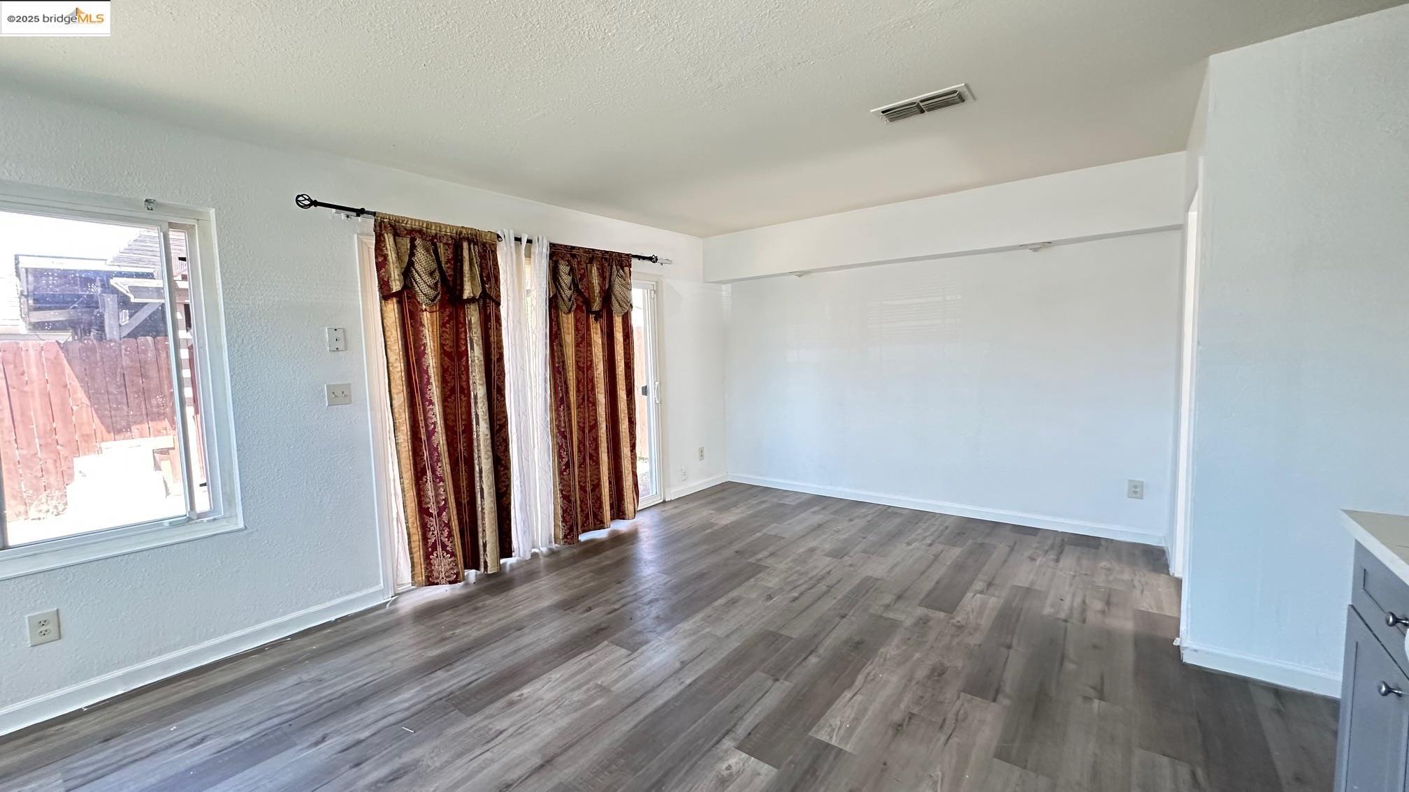 Detail Gallery Image 8 of 30 For 7762 Lytle Street, Sacramento,  CA 95832 - 3 Beds | 2 Baths