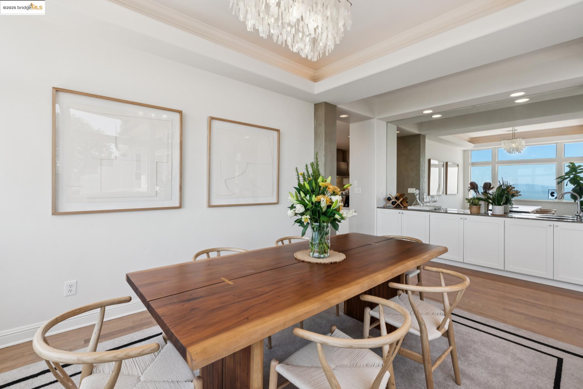 Detail Gallery Image 11 of 60 For 16032 Broadway Ter, Oakland,  CA 94611 - 5 Beds | 4 Baths