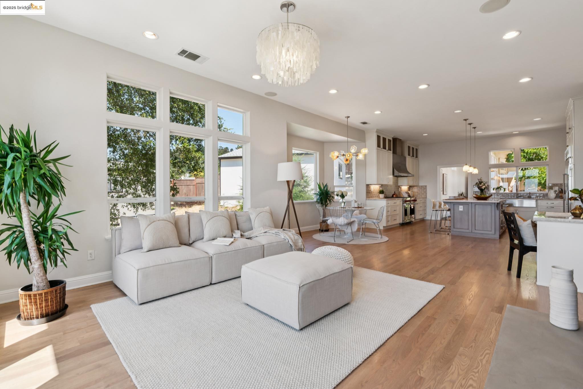 Detail Gallery Image 18 of 60 For 16032 Broadway Ter, Oakland,  CA 94611 - 5 Beds | 4 Baths
