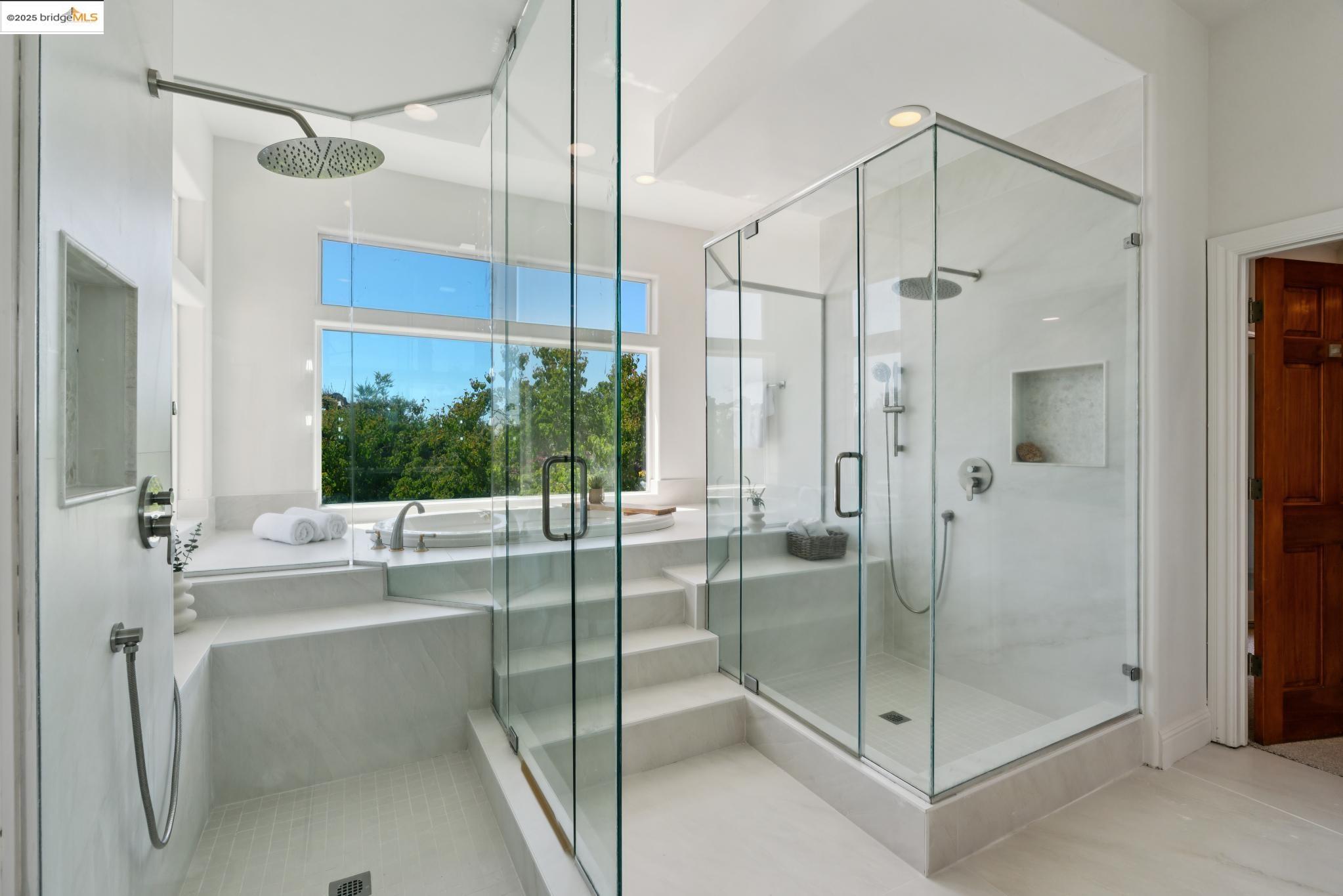 Detail Gallery Image 35 of 60 For 16032 Broadway Ter, Oakland,  CA 94611 - 5 Beds | 4 Baths