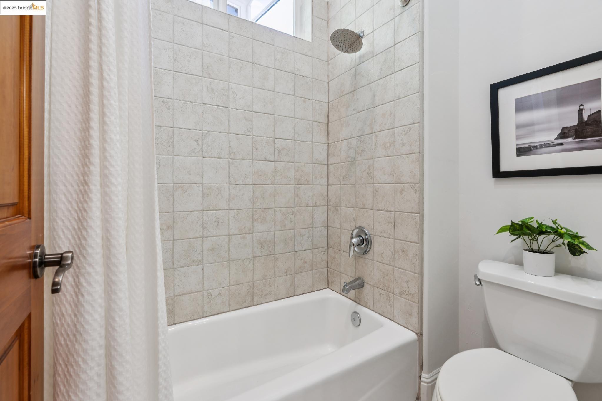 Detail Gallery Image 39 of 60 For 16032 Broadway Ter, Oakland,  CA 94611 - 5 Beds | 4 Baths