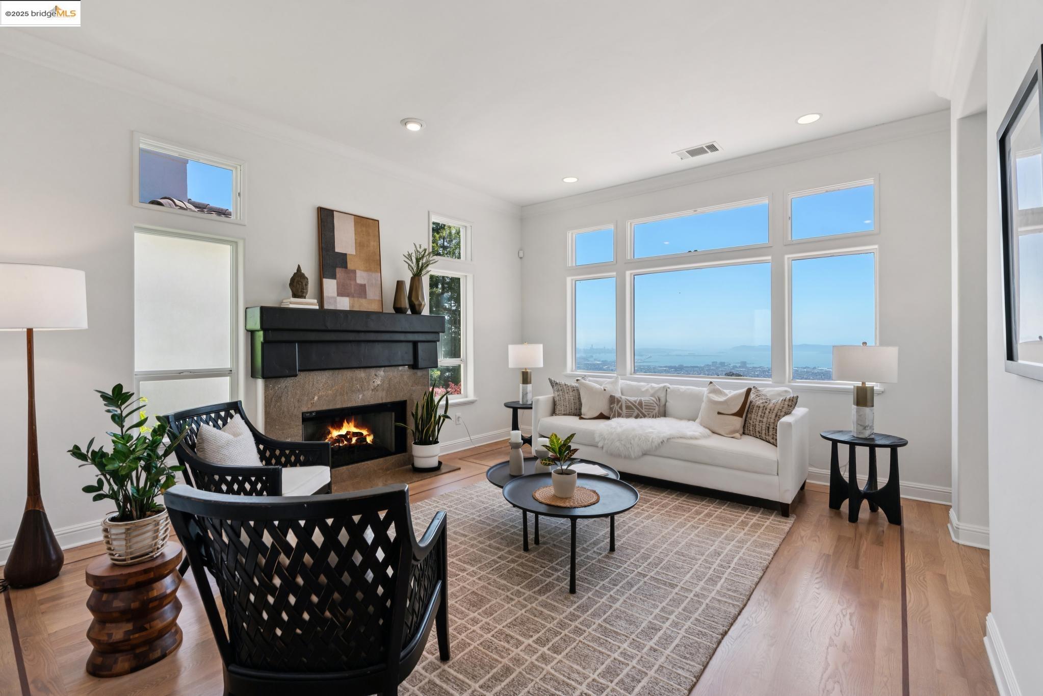 Detail Gallery Image 6 of 60 For 16032 Broadway Ter, Oakland,  CA 94611 - 5 Beds | 4 Baths