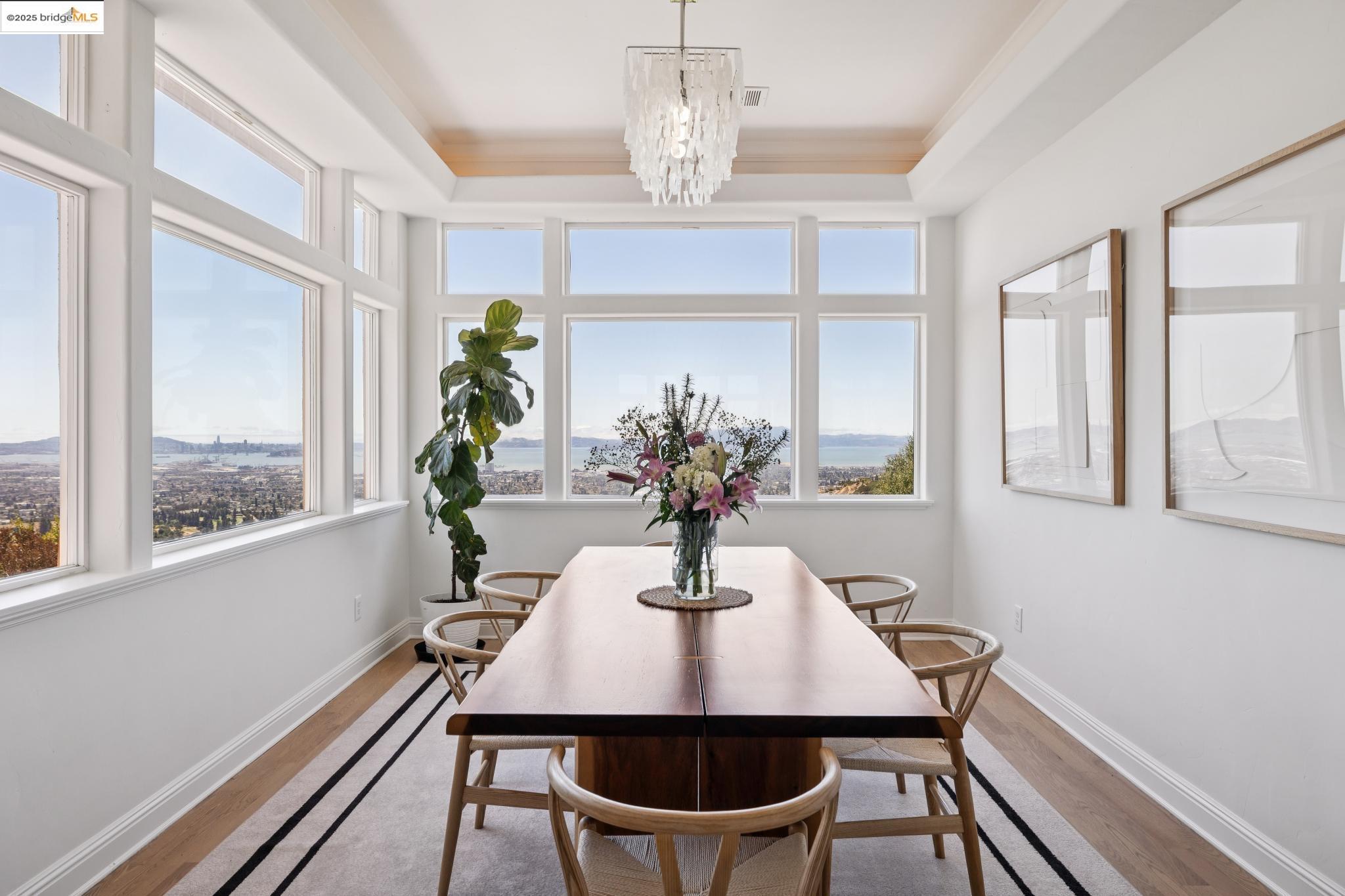 Detail Gallery Image 9 of 60 For 16032 Broadway Ter, Oakland,  CA 94611 - 5 Beds | 4 Baths