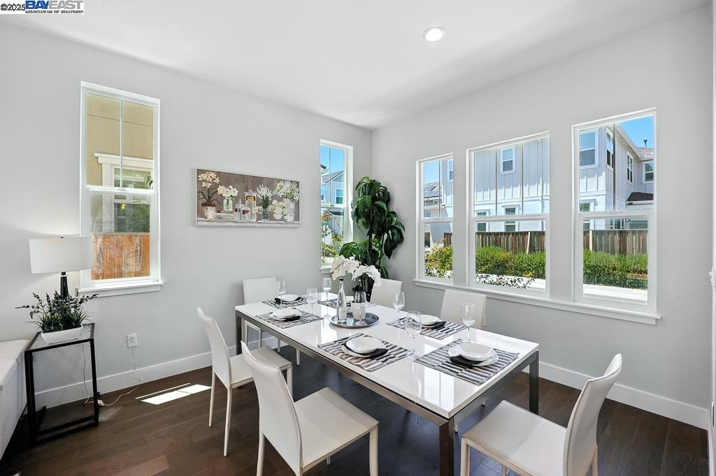 Detail Gallery Image 13 of 59 For 8360 Marine Way, Newark,  CA 94560 - 4 Beds | 2/1 Baths