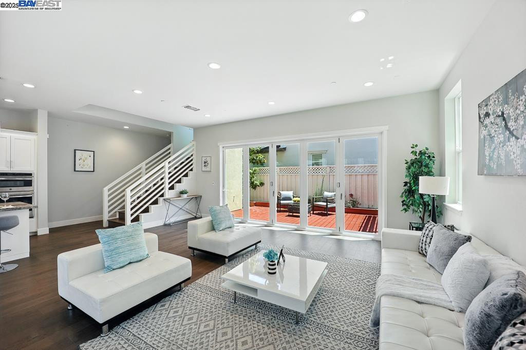 Detail Gallery Image 15 of 59 For 8360 Marine Way, Newark,  CA 94560 - 4 Beds | 2/1 Baths