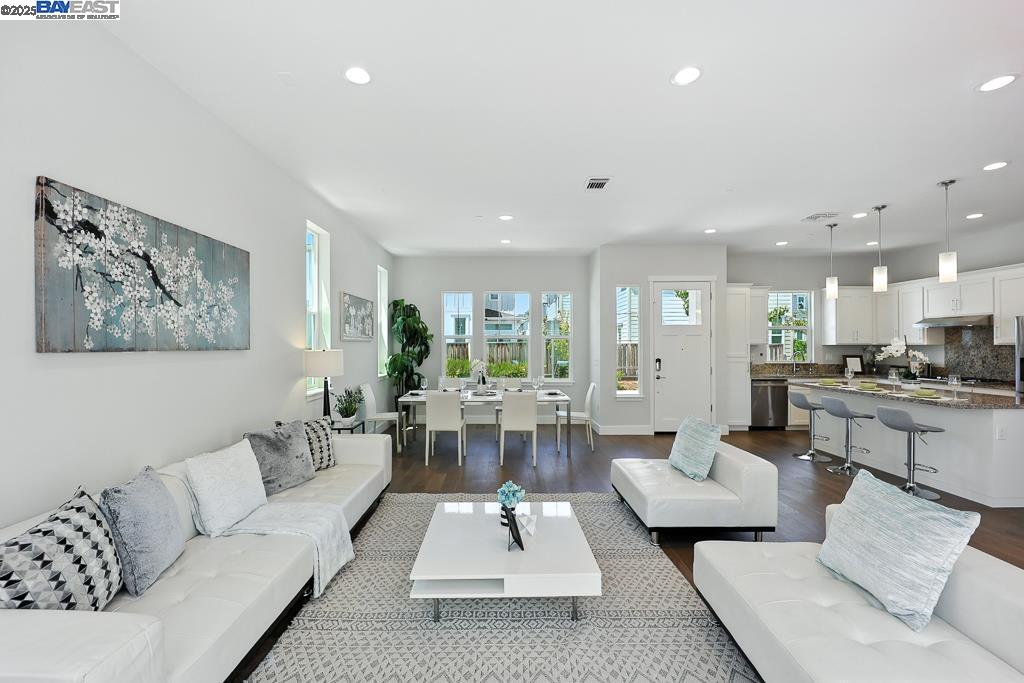 Detail Gallery Image 17 of 59 For 8360 Marine Way, Newark,  CA 94560 - 4 Beds | 2/1 Baths