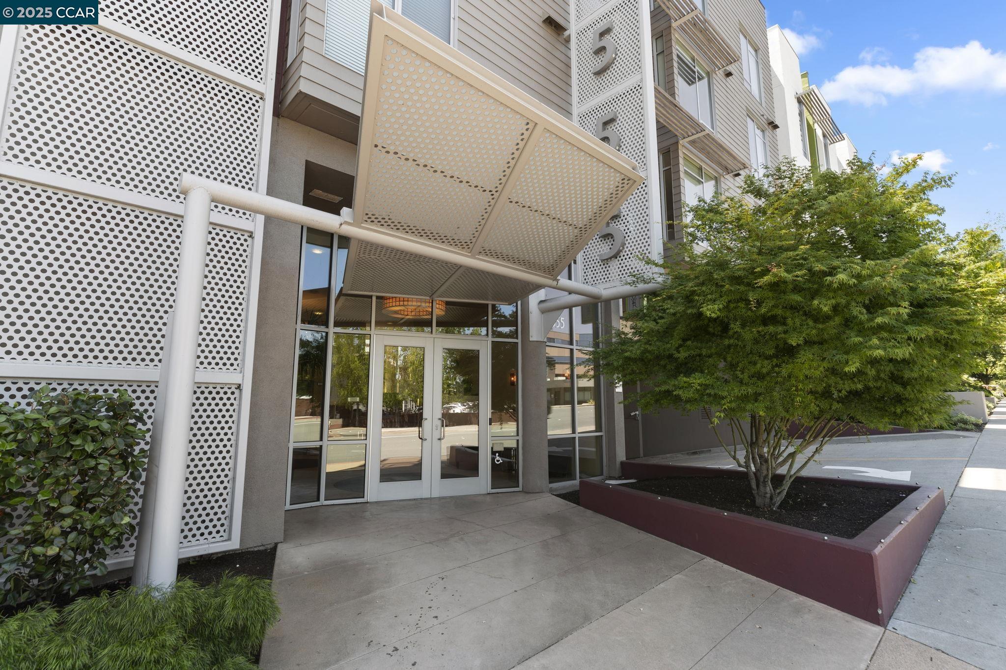 Detail Gallery Image 2 of 52 For 555 Ygnacio Valley Rd #222,  Walnut Creek,  CA 94596 - 2 Beds | 2 Baths