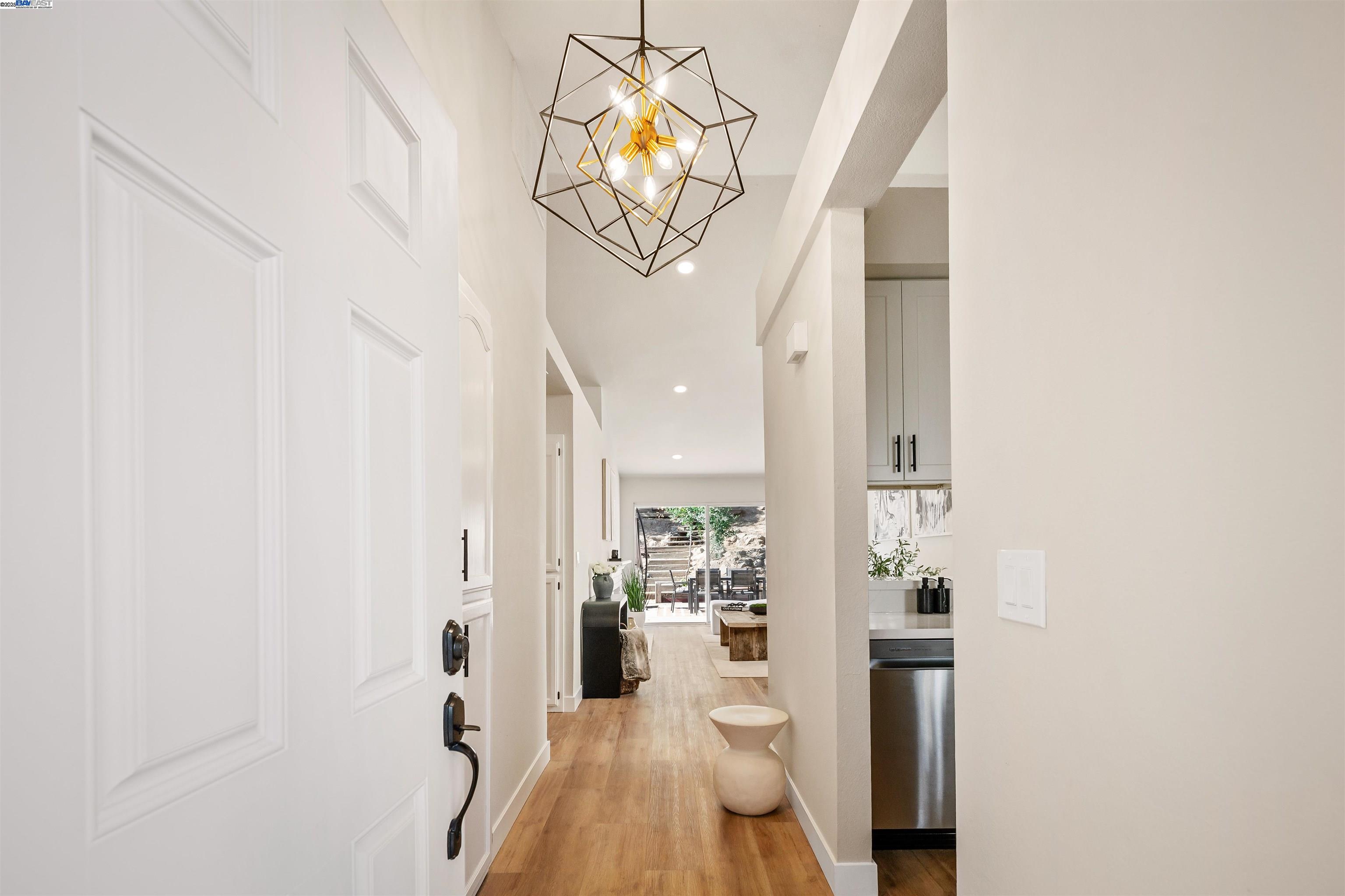 Photo #5: 41103055 Listing 